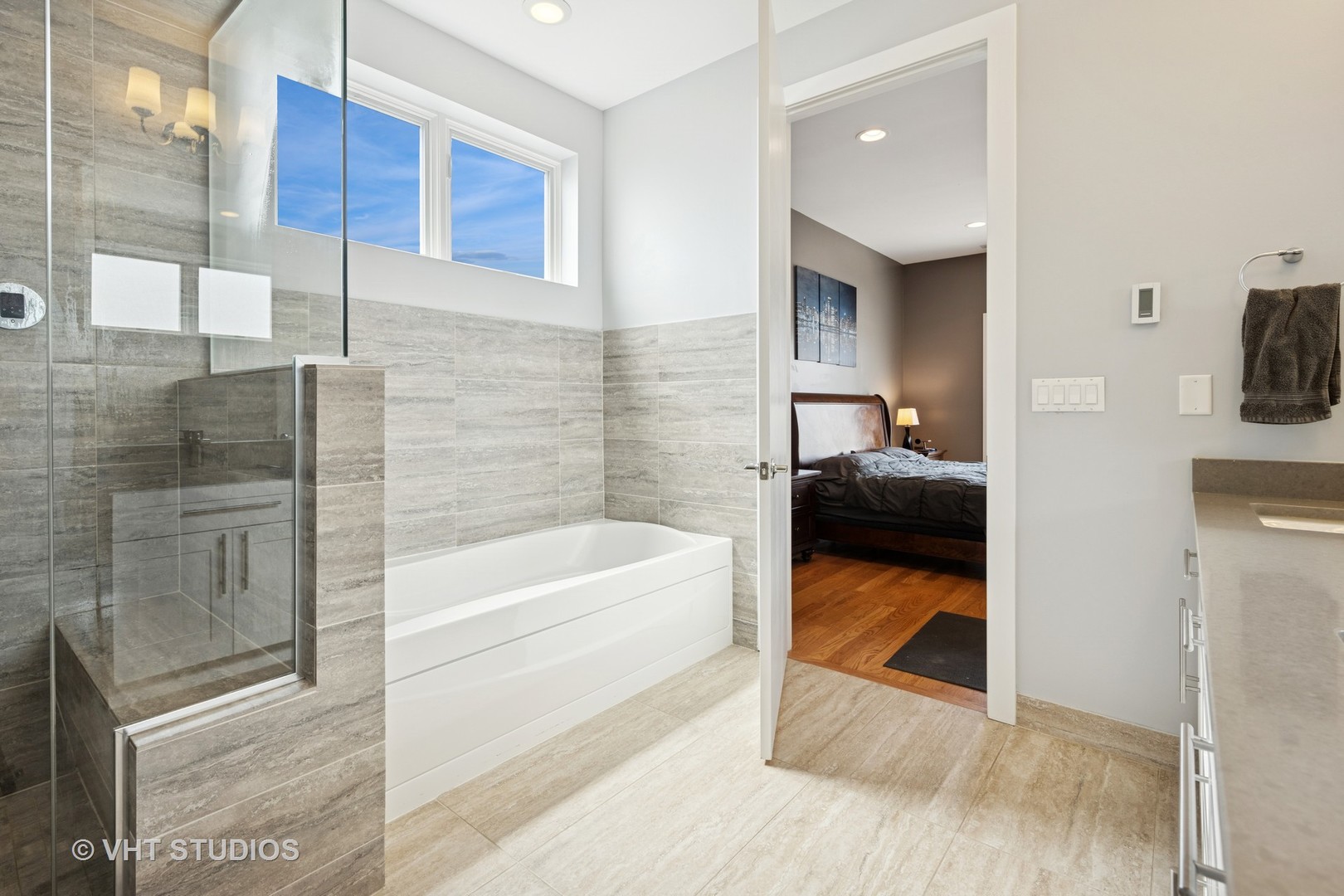 2442 N Clybourn Avenue Unit: 5S