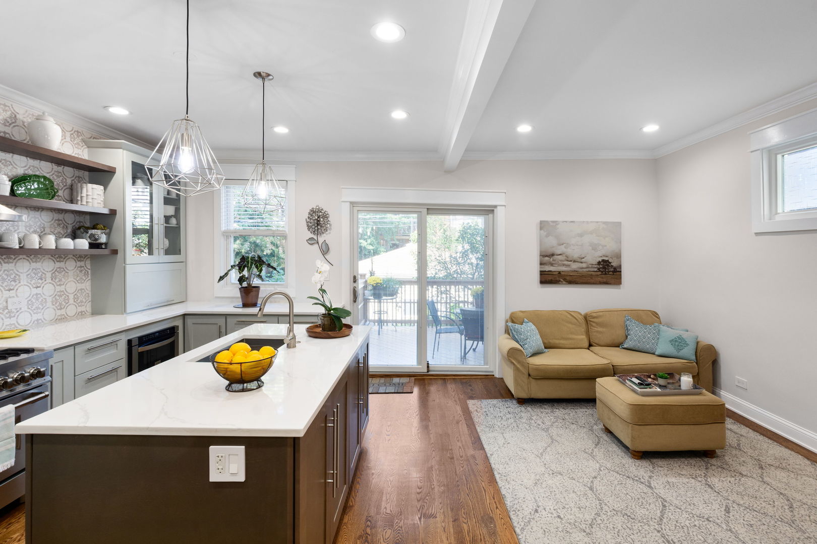 1432 W Hollywood Avenue