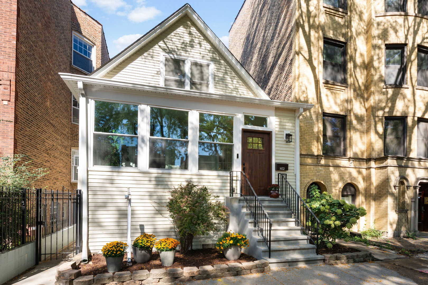 1432 W Hollywood Avenue