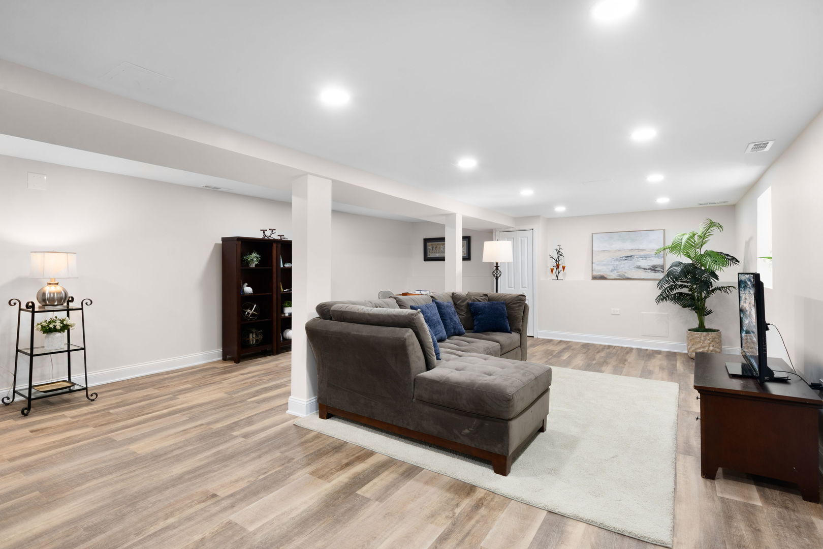 1432 W Hollywood Avenue