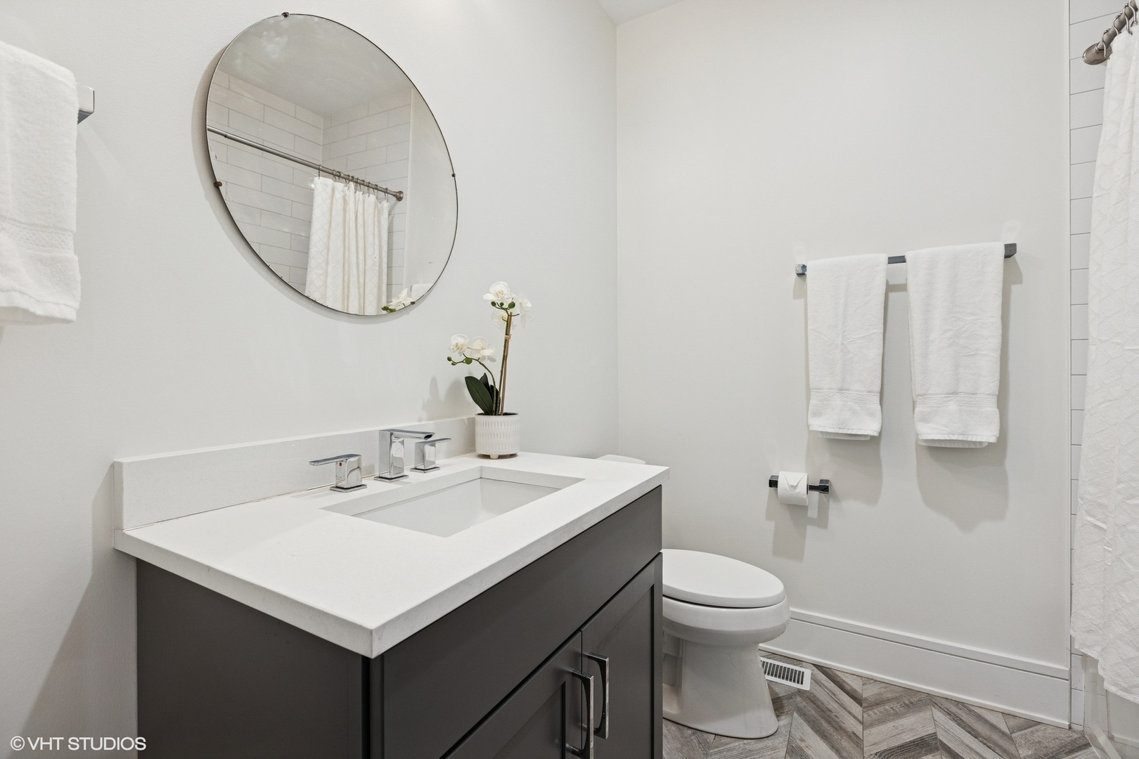 5748 N Hermitage Avenue Unit: 102