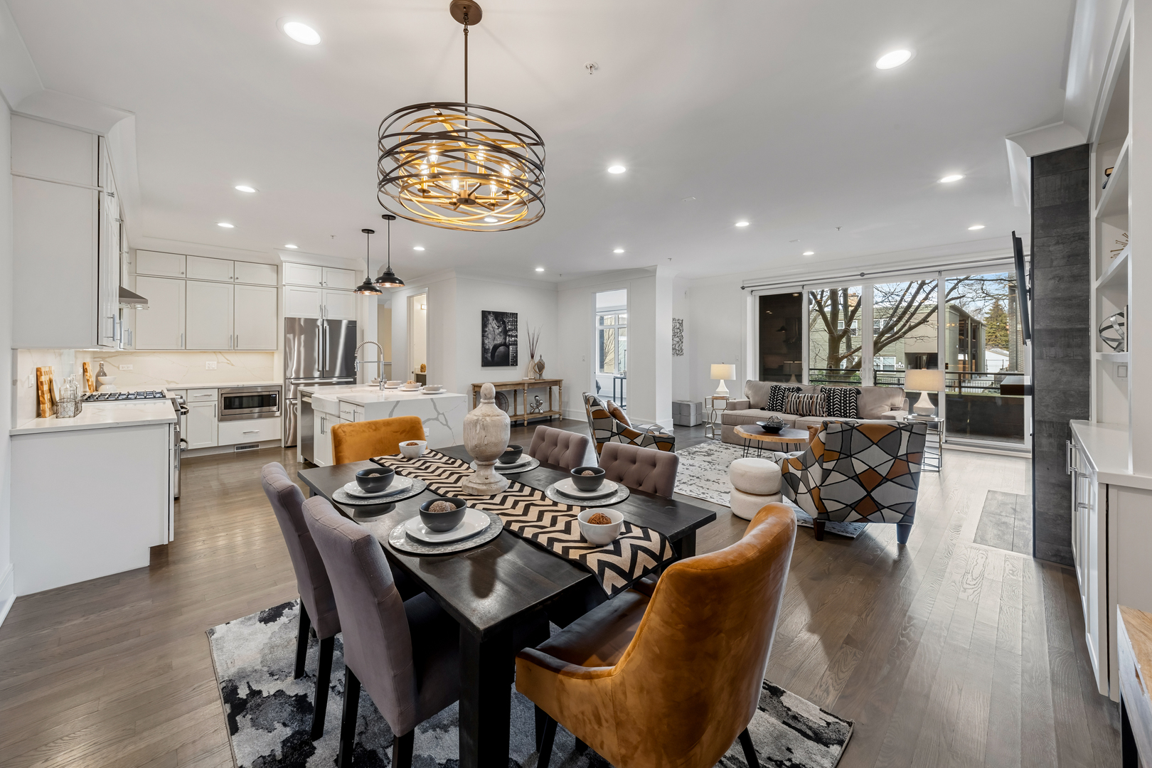 5748 N Hermitage Avenue Unit: 102