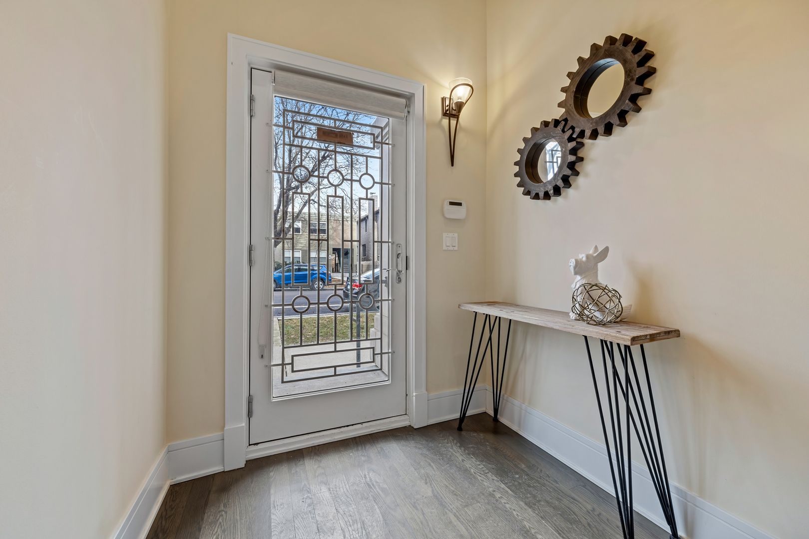 5748 N Hermitage Avenue Unit: 102