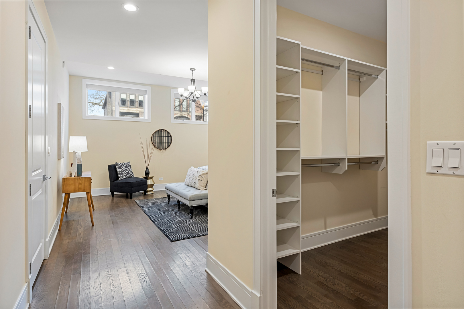 5748 N Hermitage Avenue Unit: 102