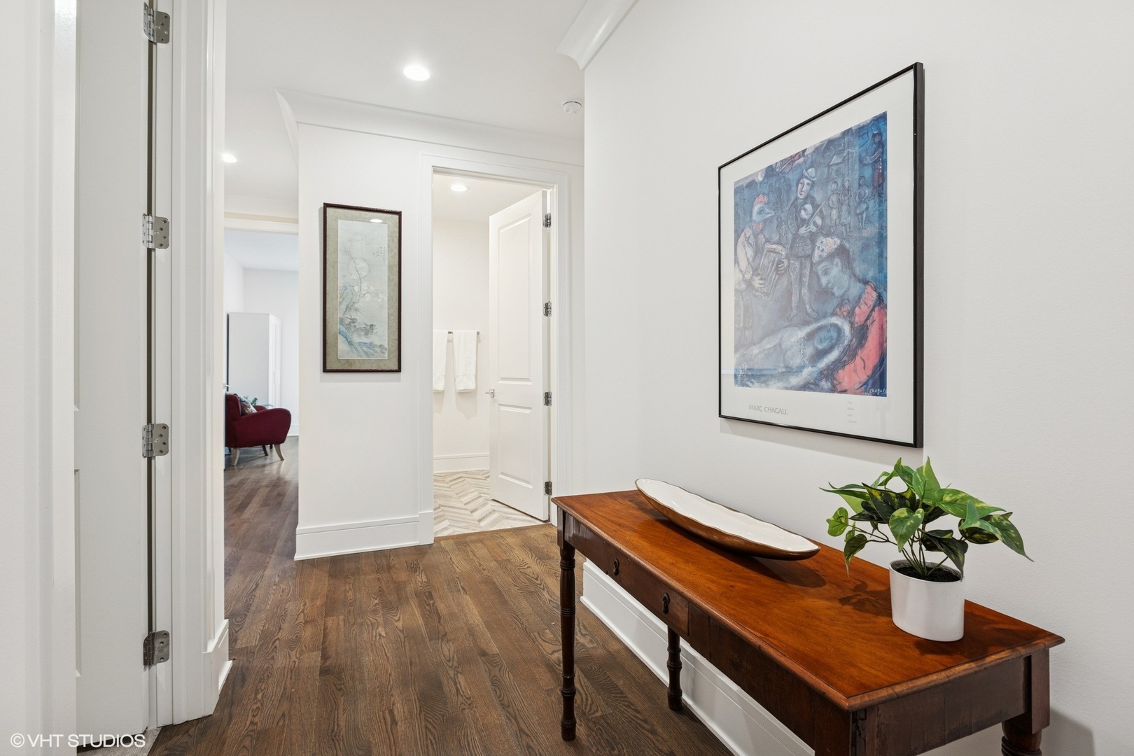 5748 N Hermitage Avenue Unit: 102