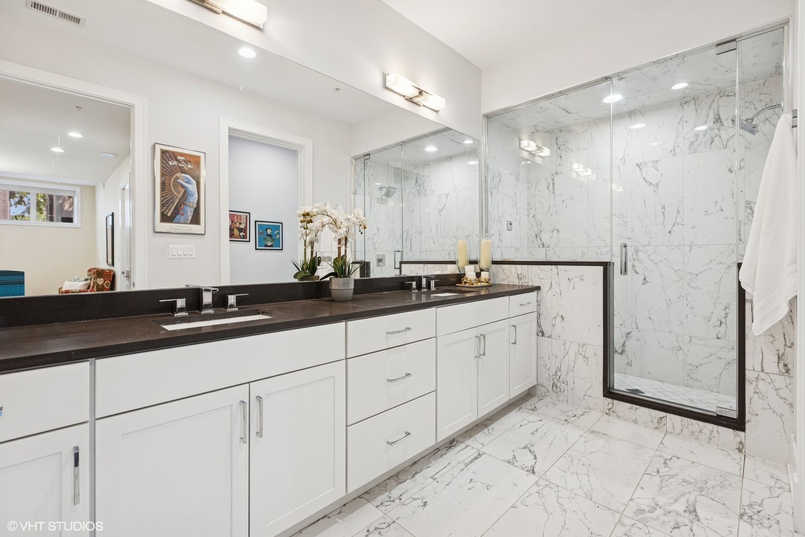 5748 N Hermitage Avenue Unit: 102