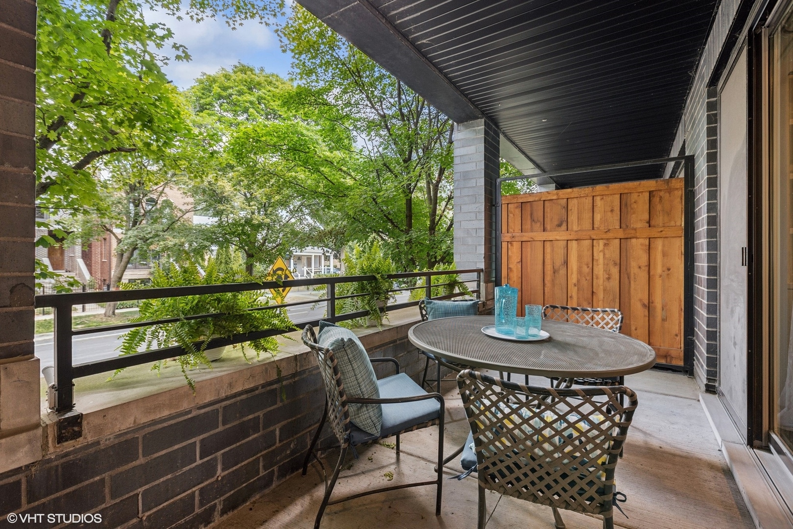 5748 N Hermitage Avenue Unit: 102