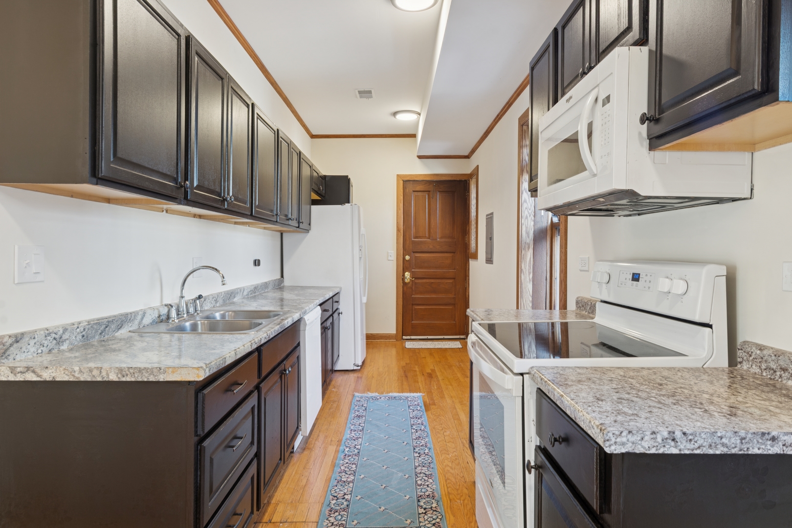 5202 N Lakewood Avenue Unit: 2