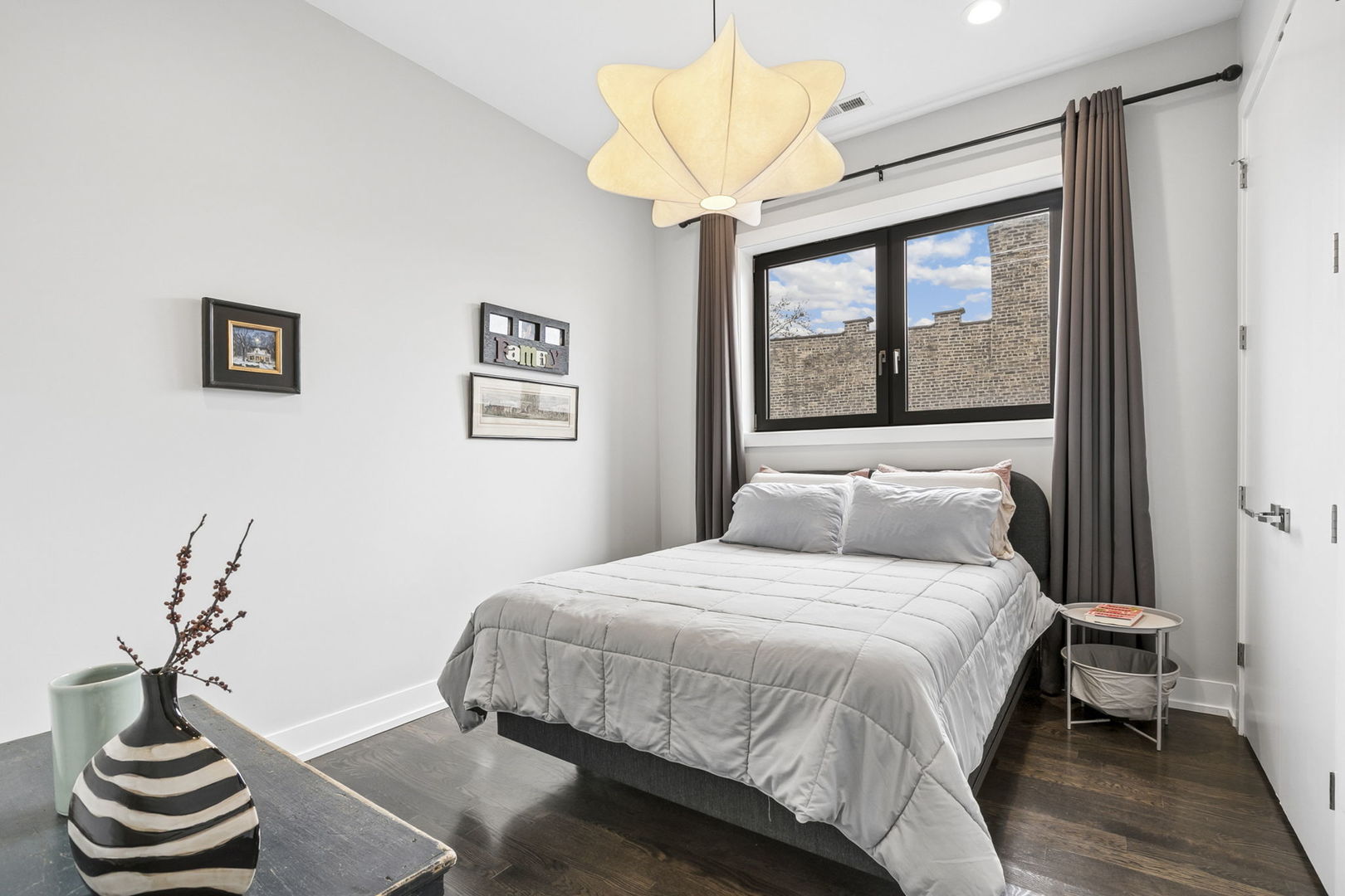 1355 W Winnemac Avenue Unit: 3