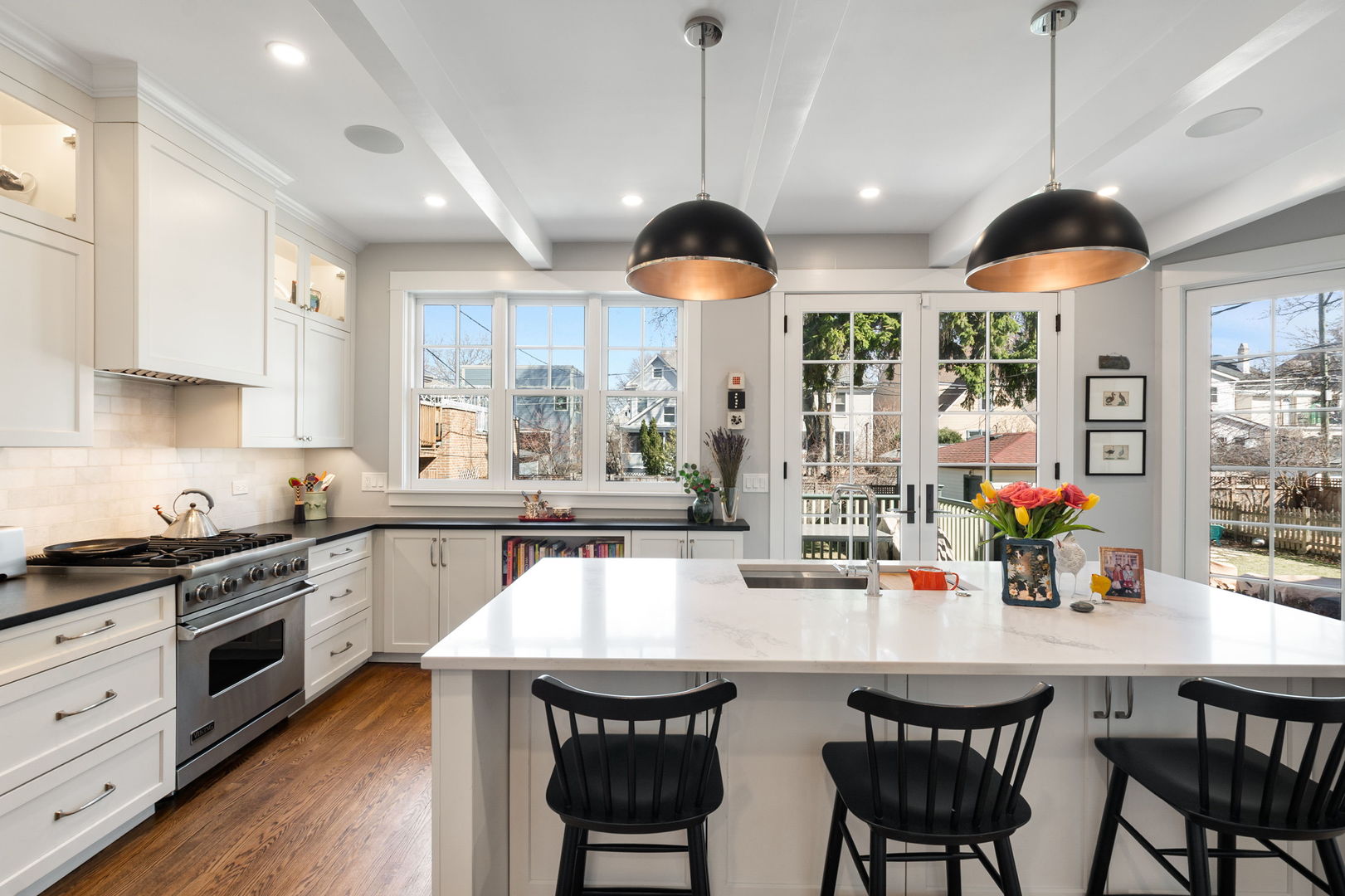 5231 N Lakewood Avenue