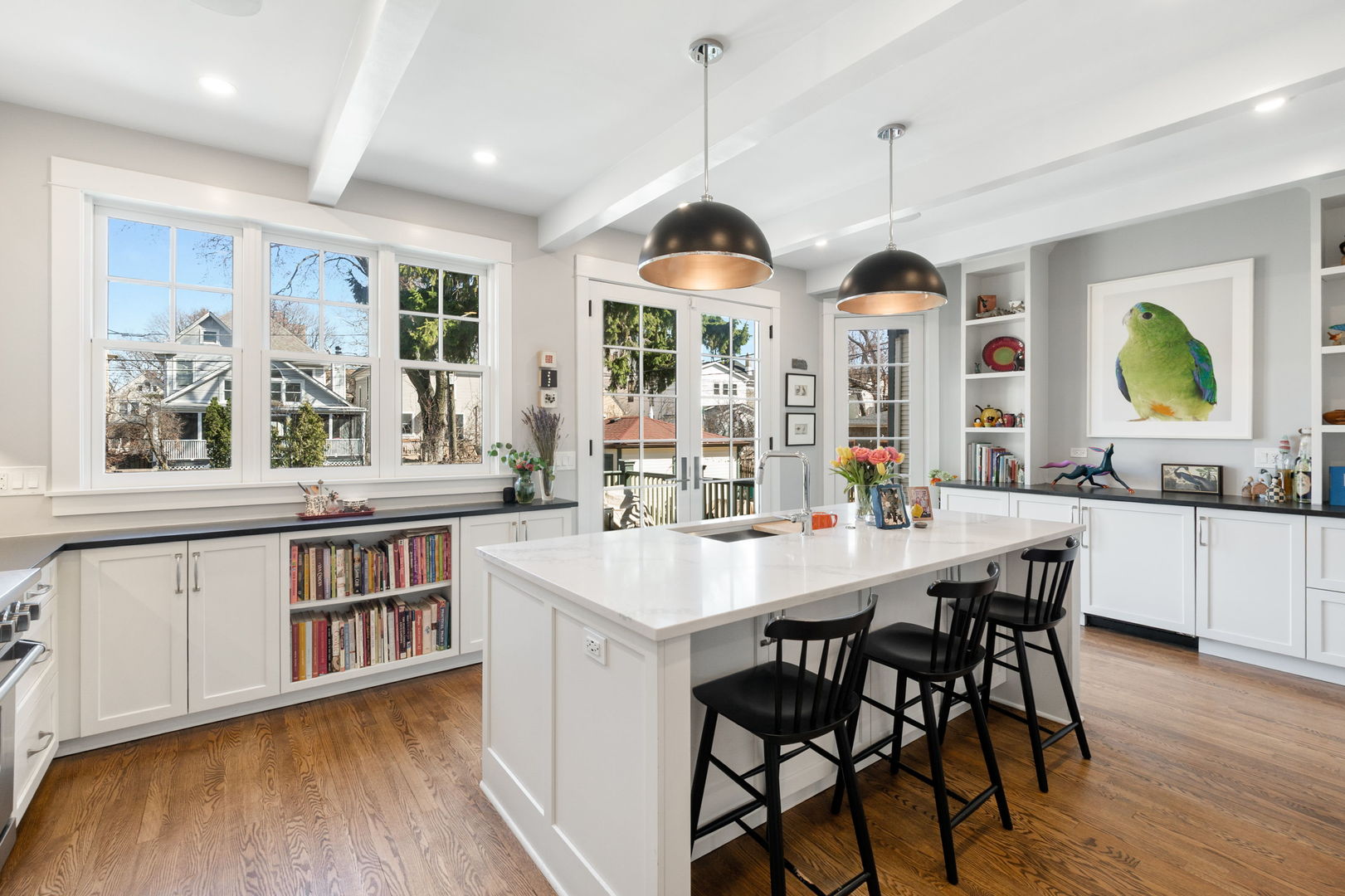 5231 N Lakewood Avenue