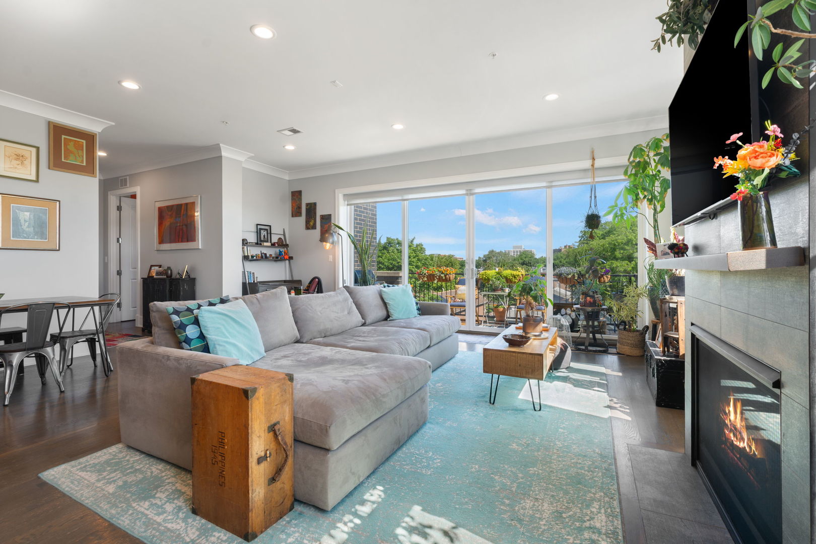 5748 N Hermitage Avenue Unit: 404
