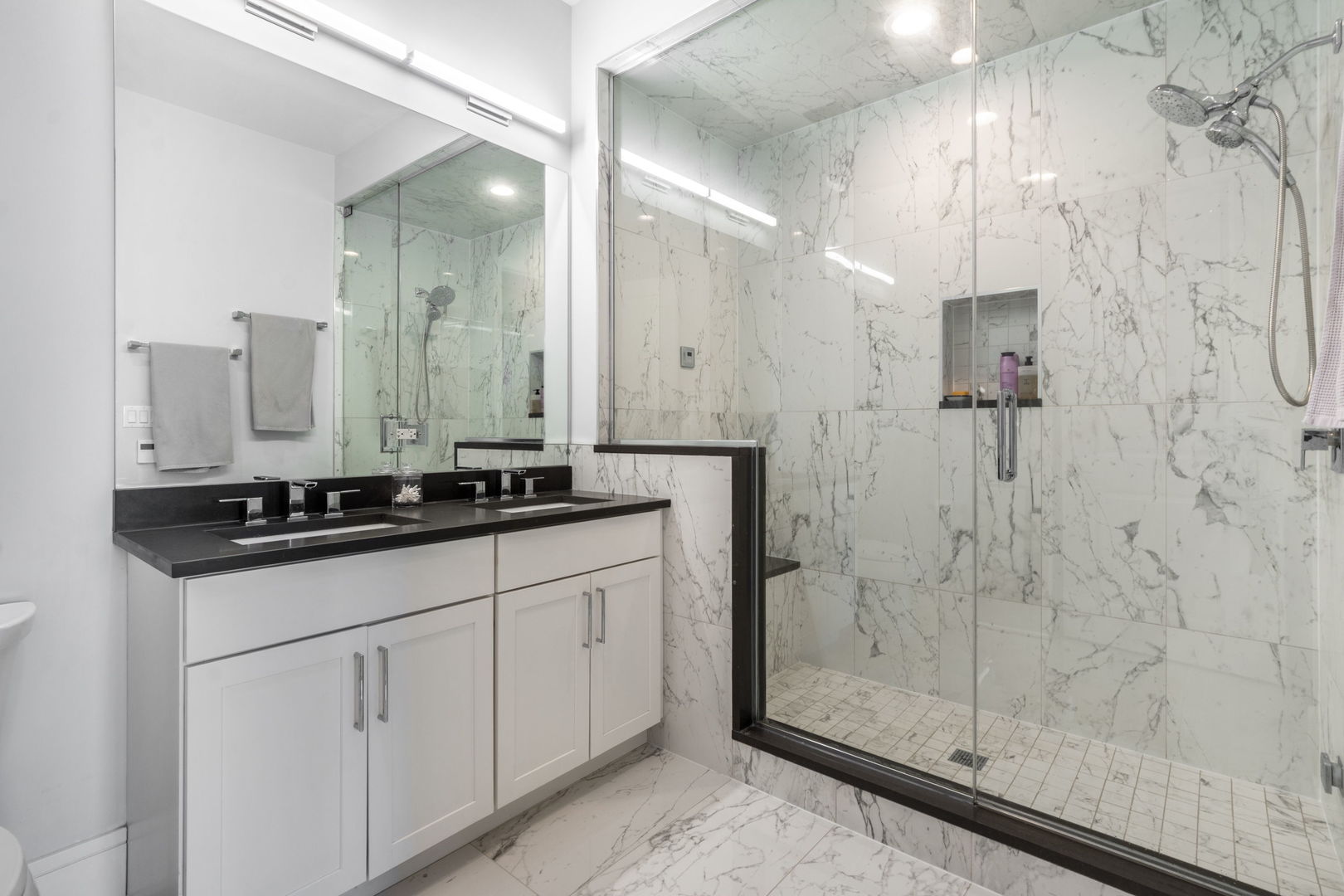 5748 N Hermitage Avenue Unit: 404
