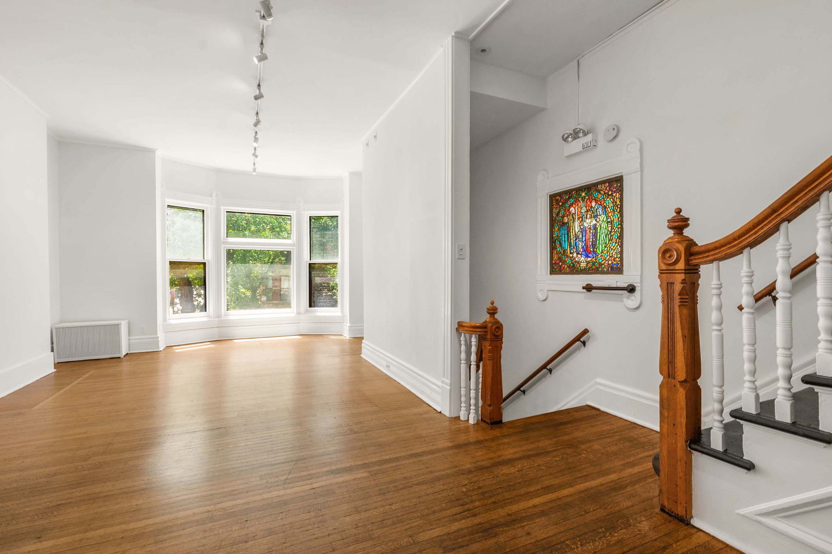 532 W Fullerton Parkway