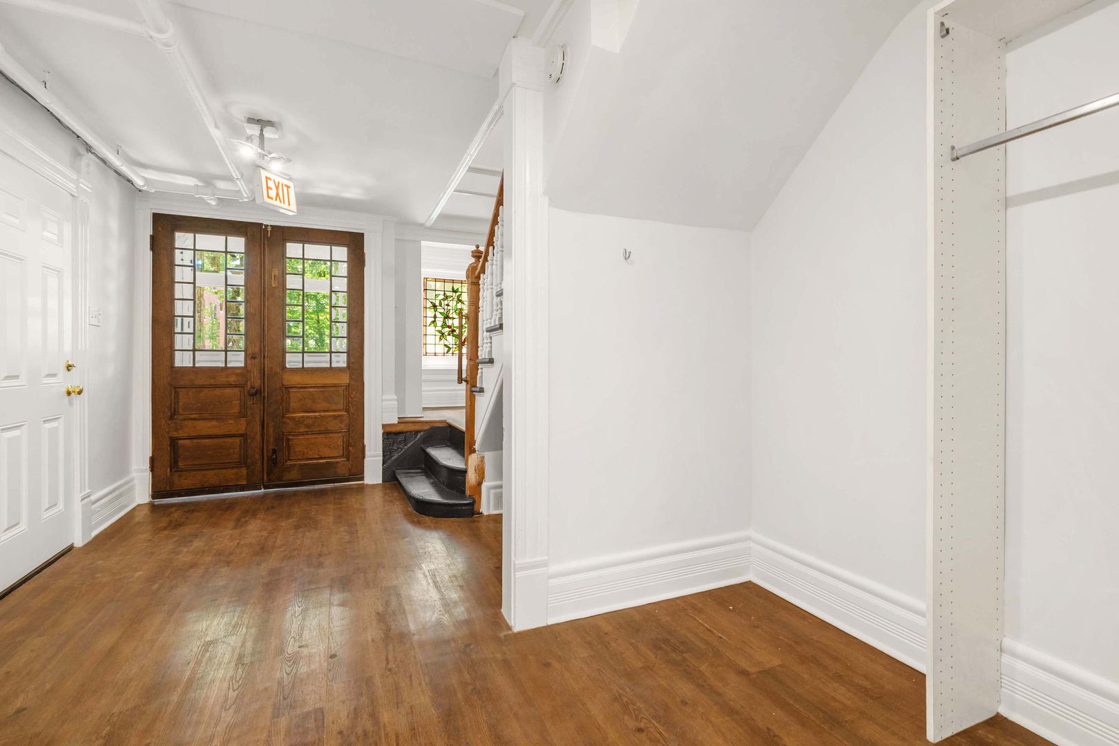 532 W Fullerton Parkway