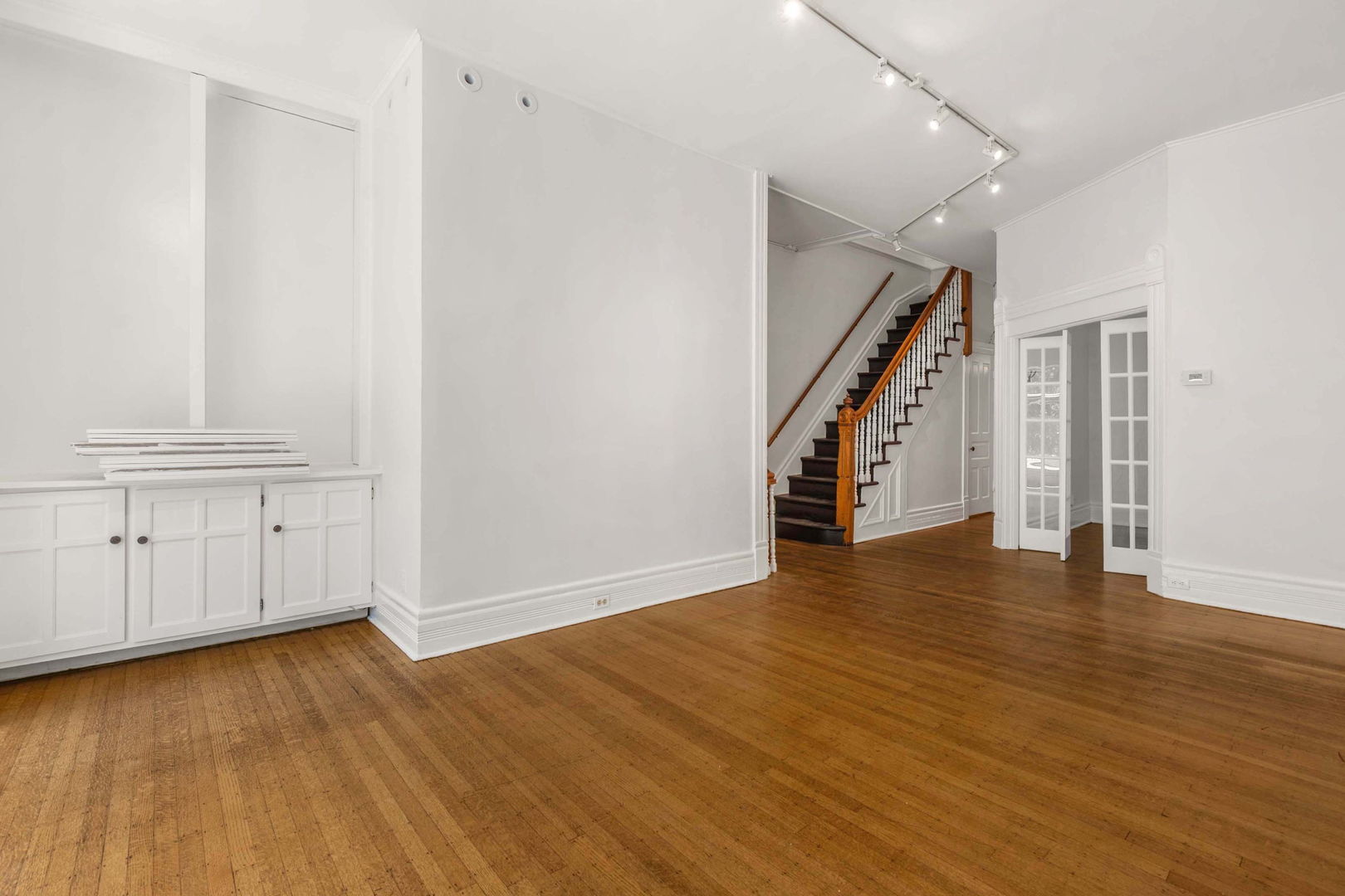 532 W Fullerton Parkway