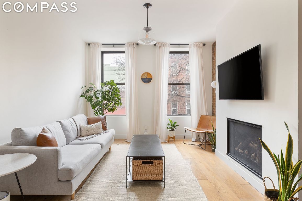 74 Huron Street 2-L