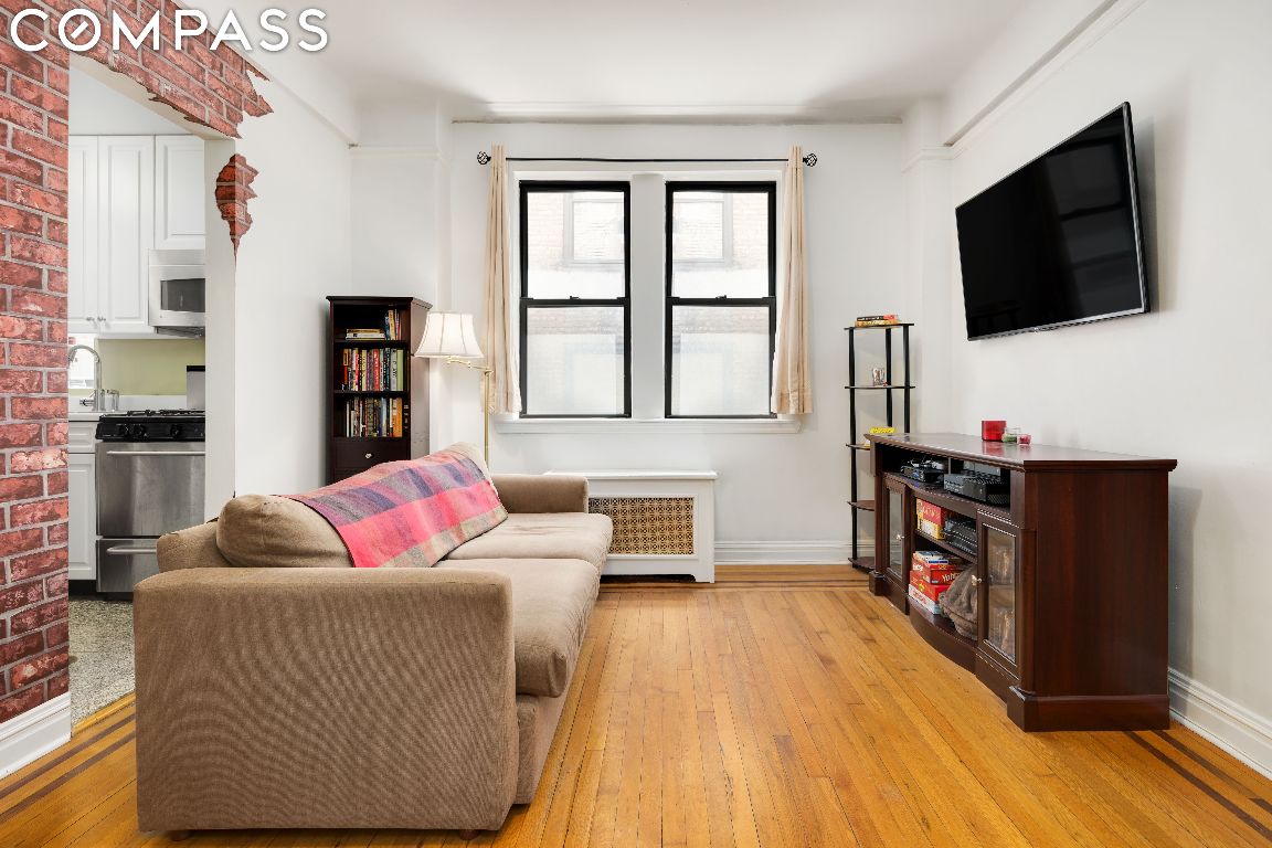 142 E 49th Street 3-C