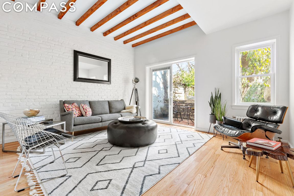 375 Van Brunt Street SINGLEFAM