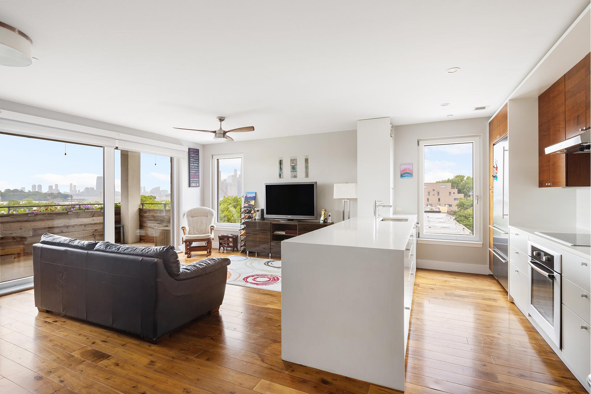 255 COLUMBIA Street N6