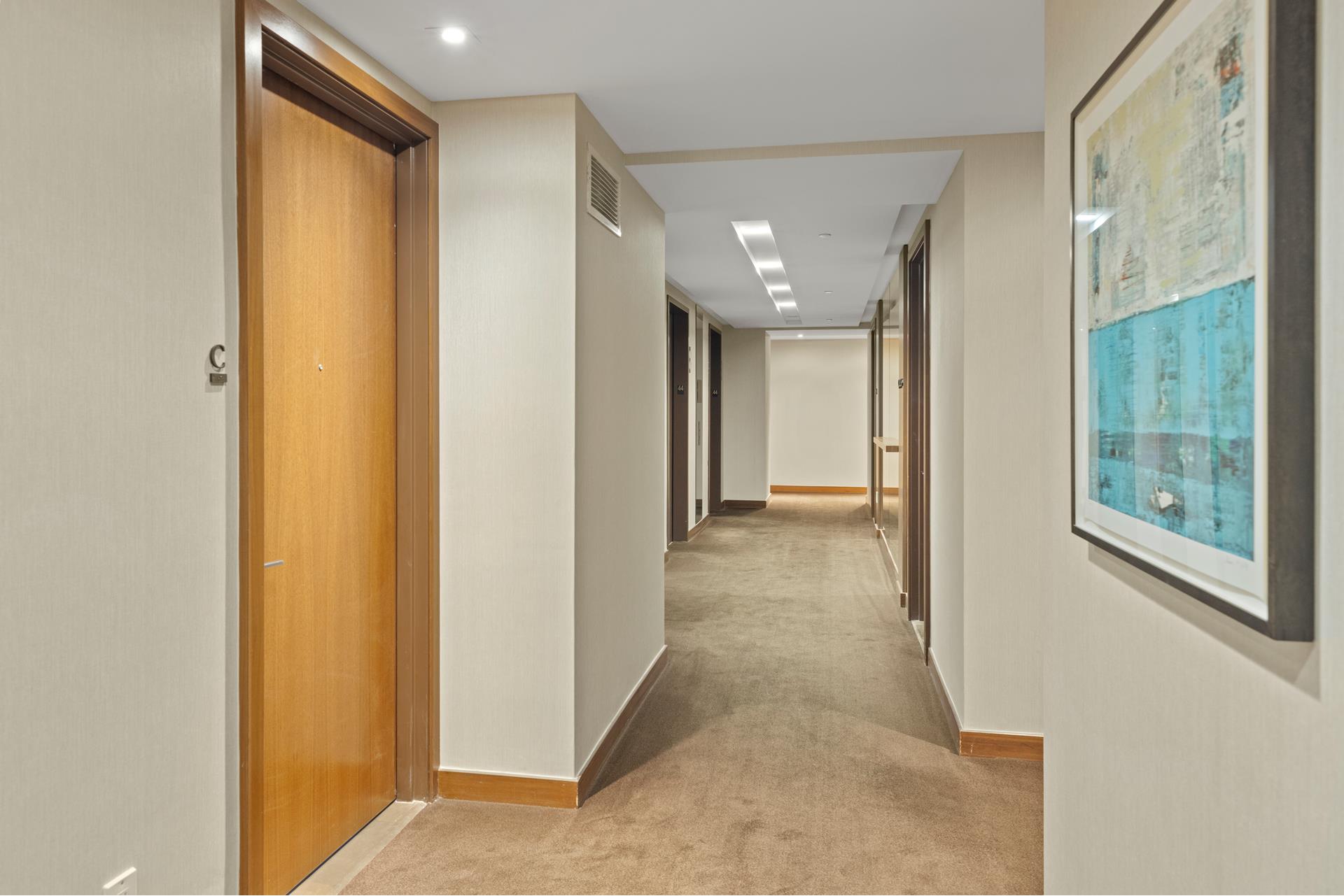 400 5TH Avenue 44C