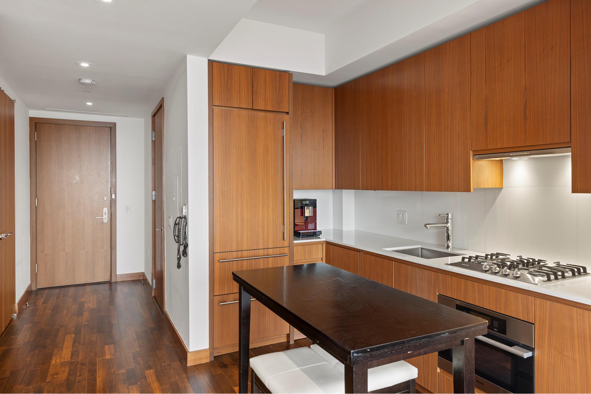 400 5TH Avenue 44C