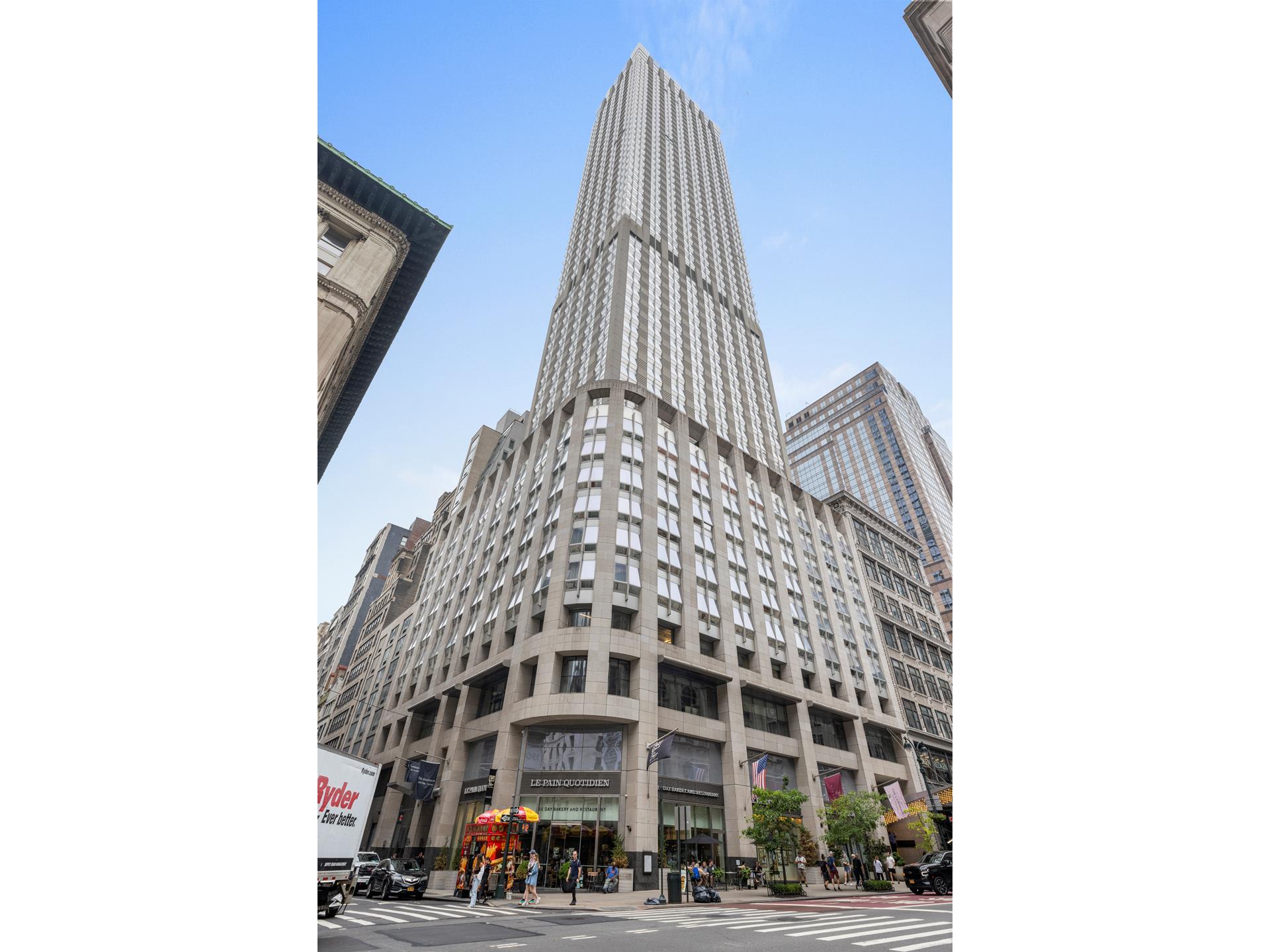 400 5TH Avenue 44C
