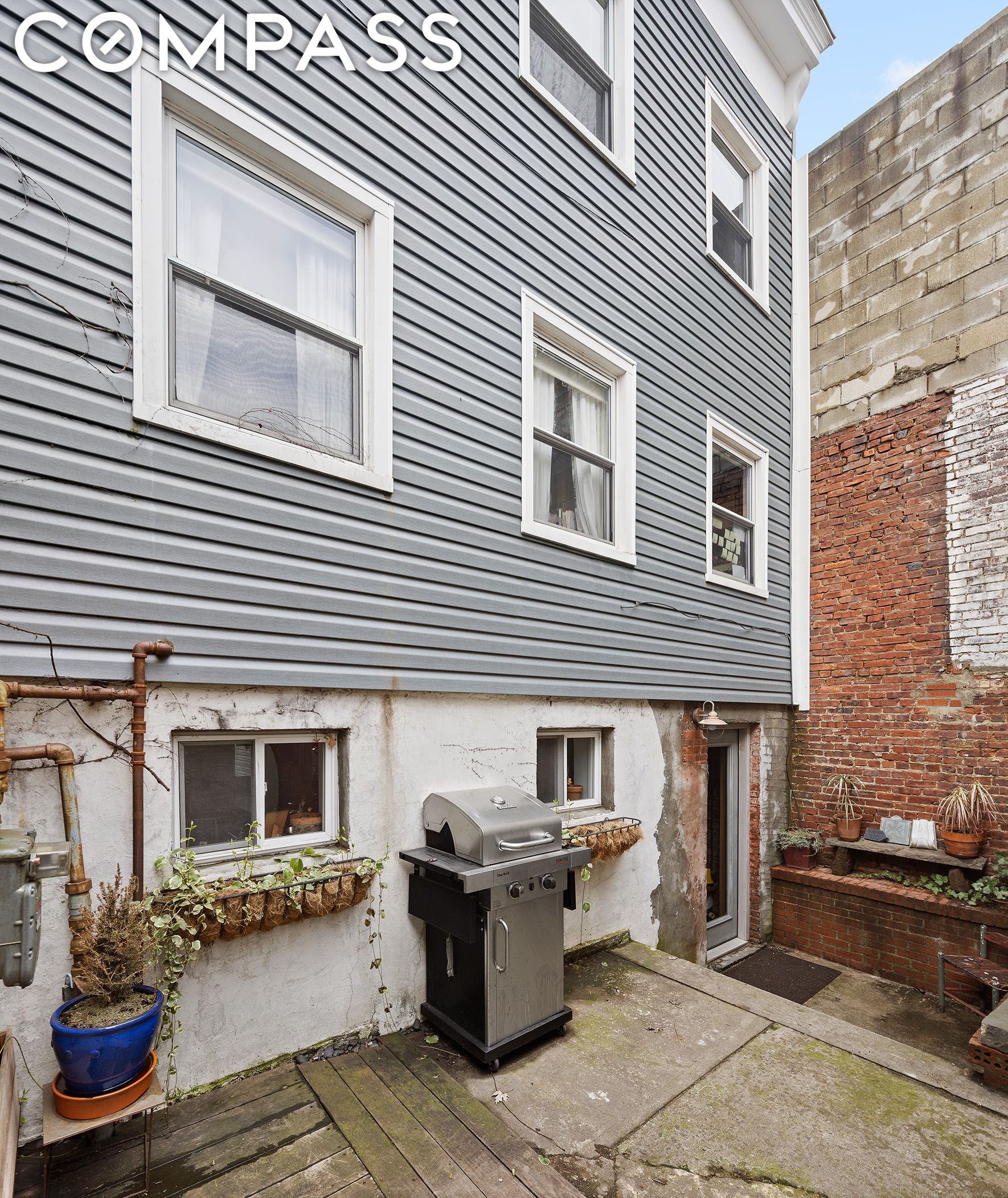 145 Van Dyke Street