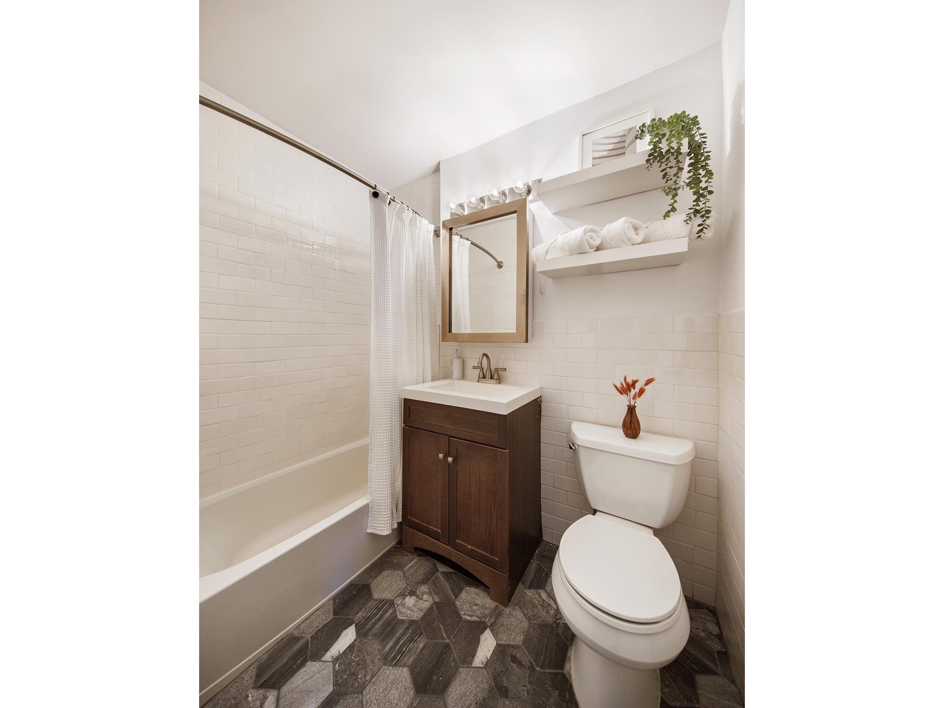 85 LIVINGSTON Street 8F