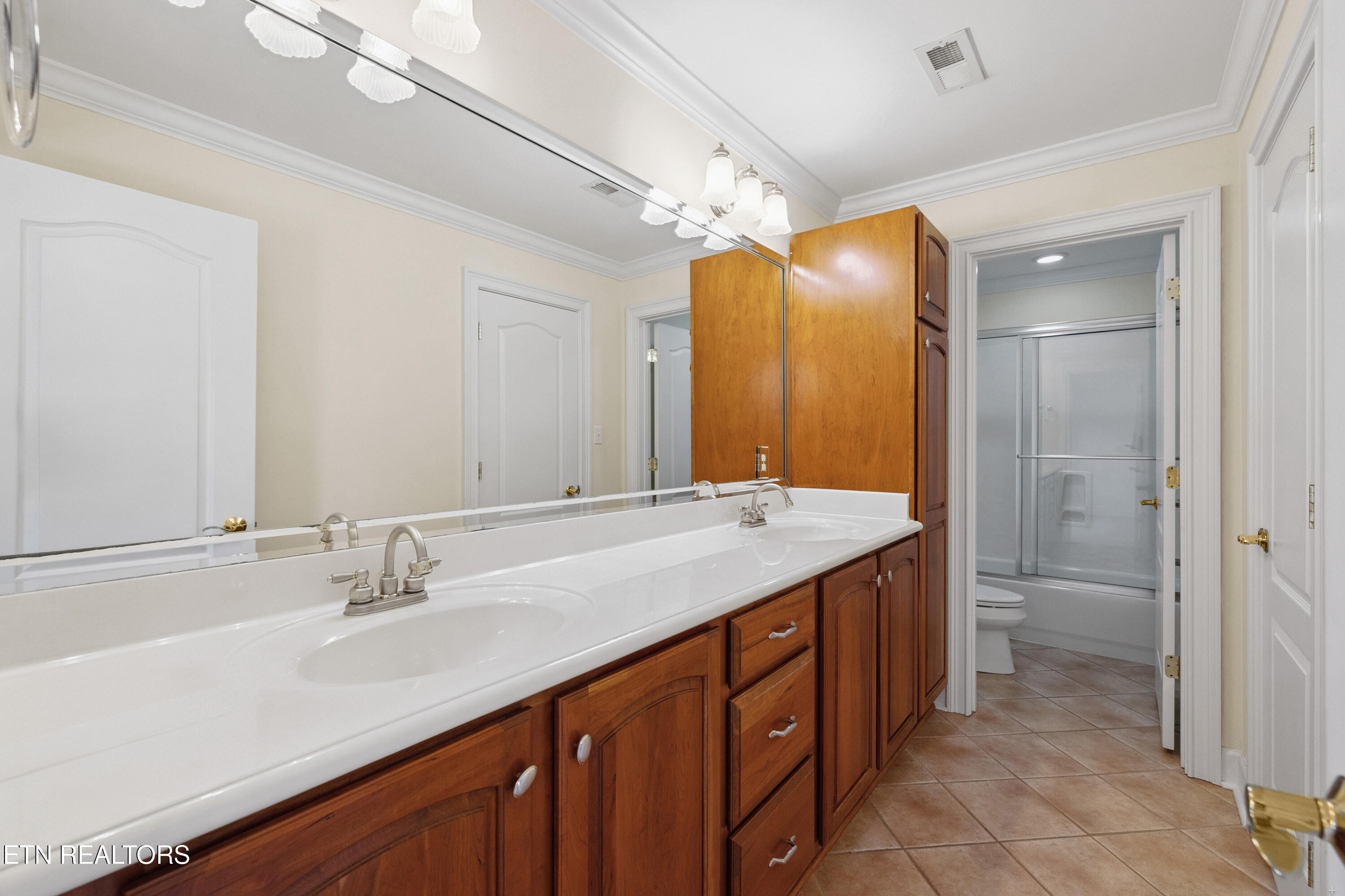 3746 Jackson Bend Drive