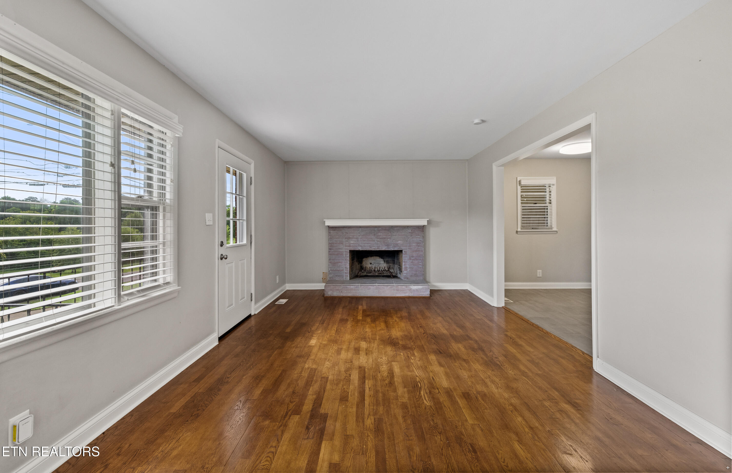 4117 Gaines Rd