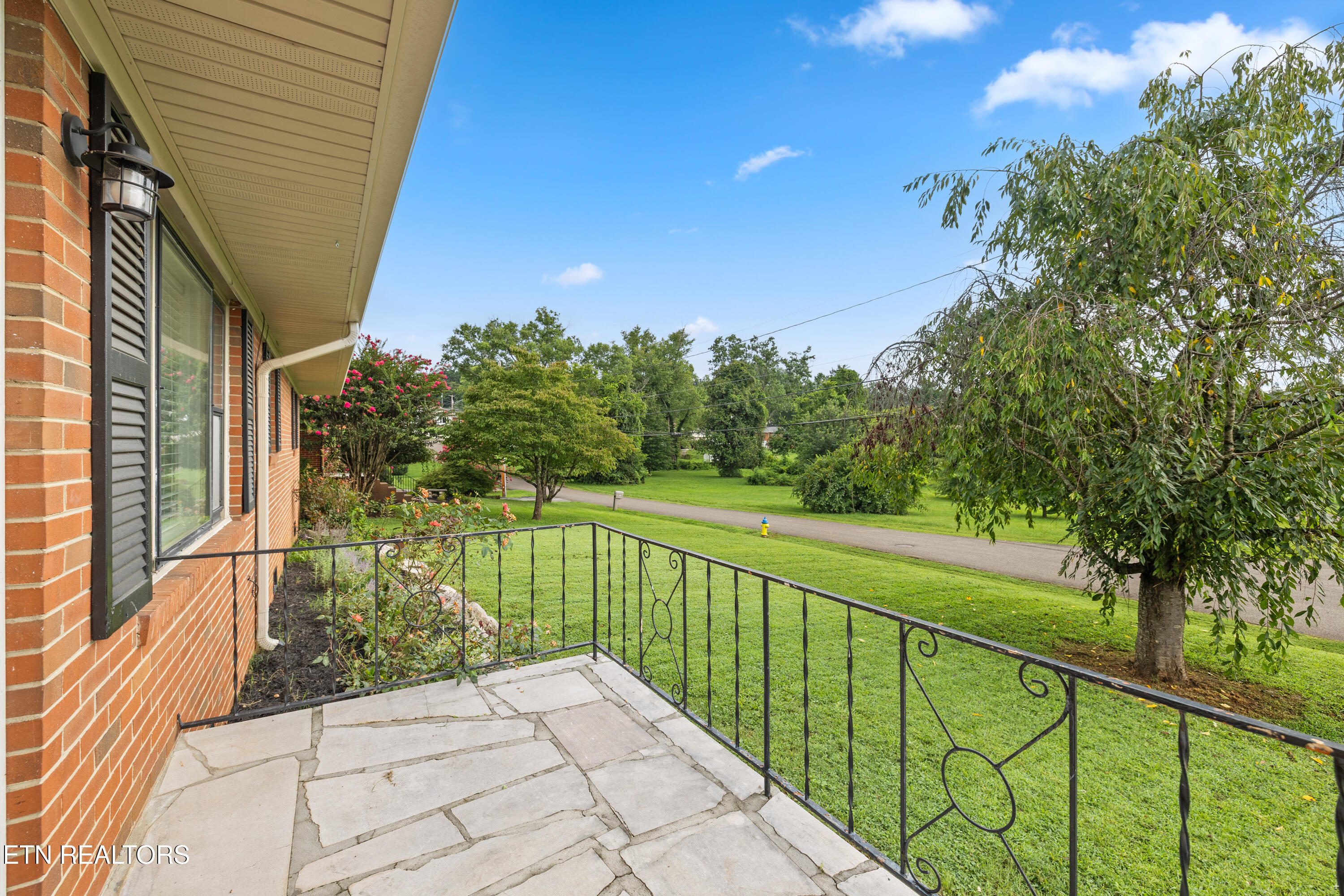 4117 Gaines Rd
