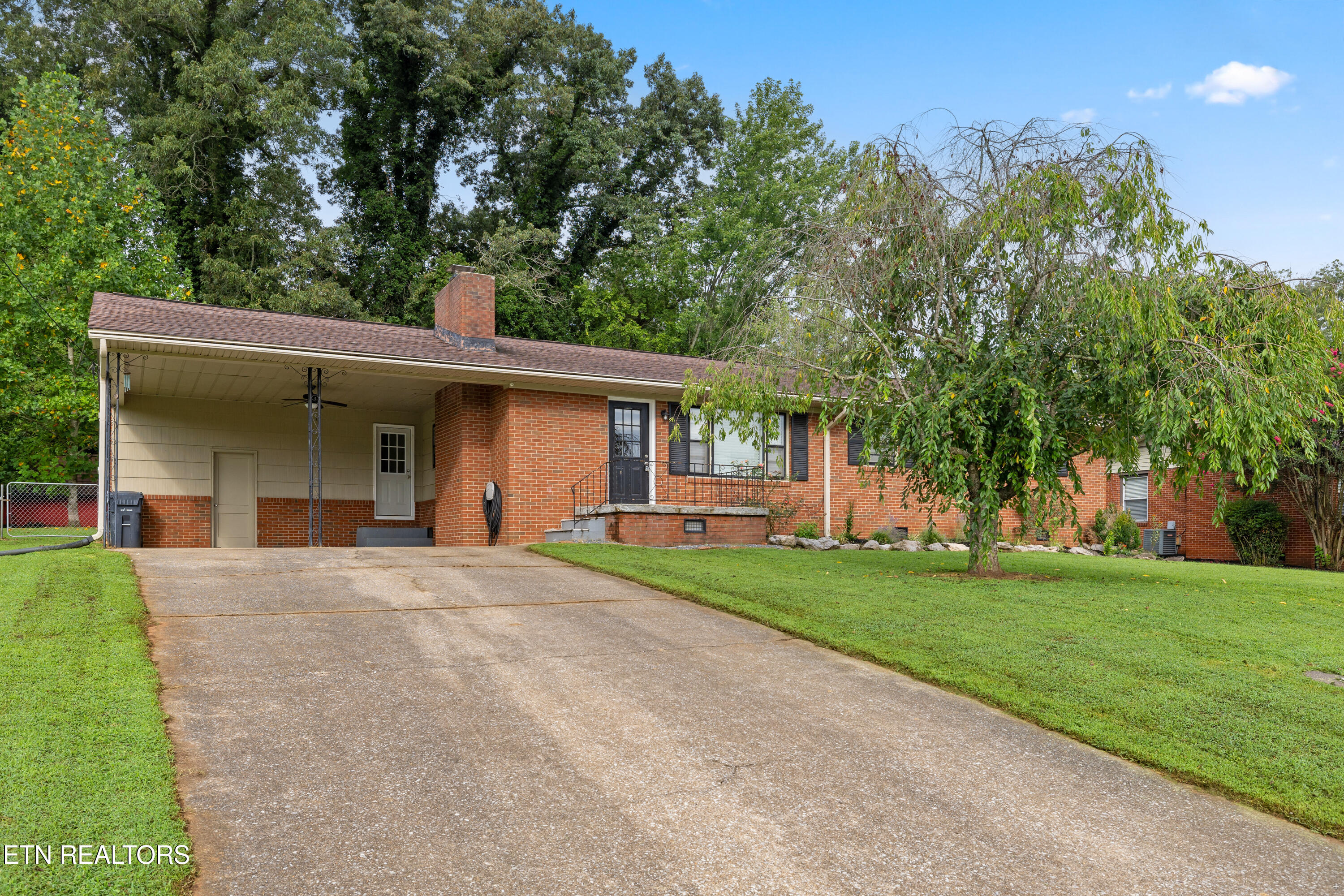 4117 Gaines Rd
