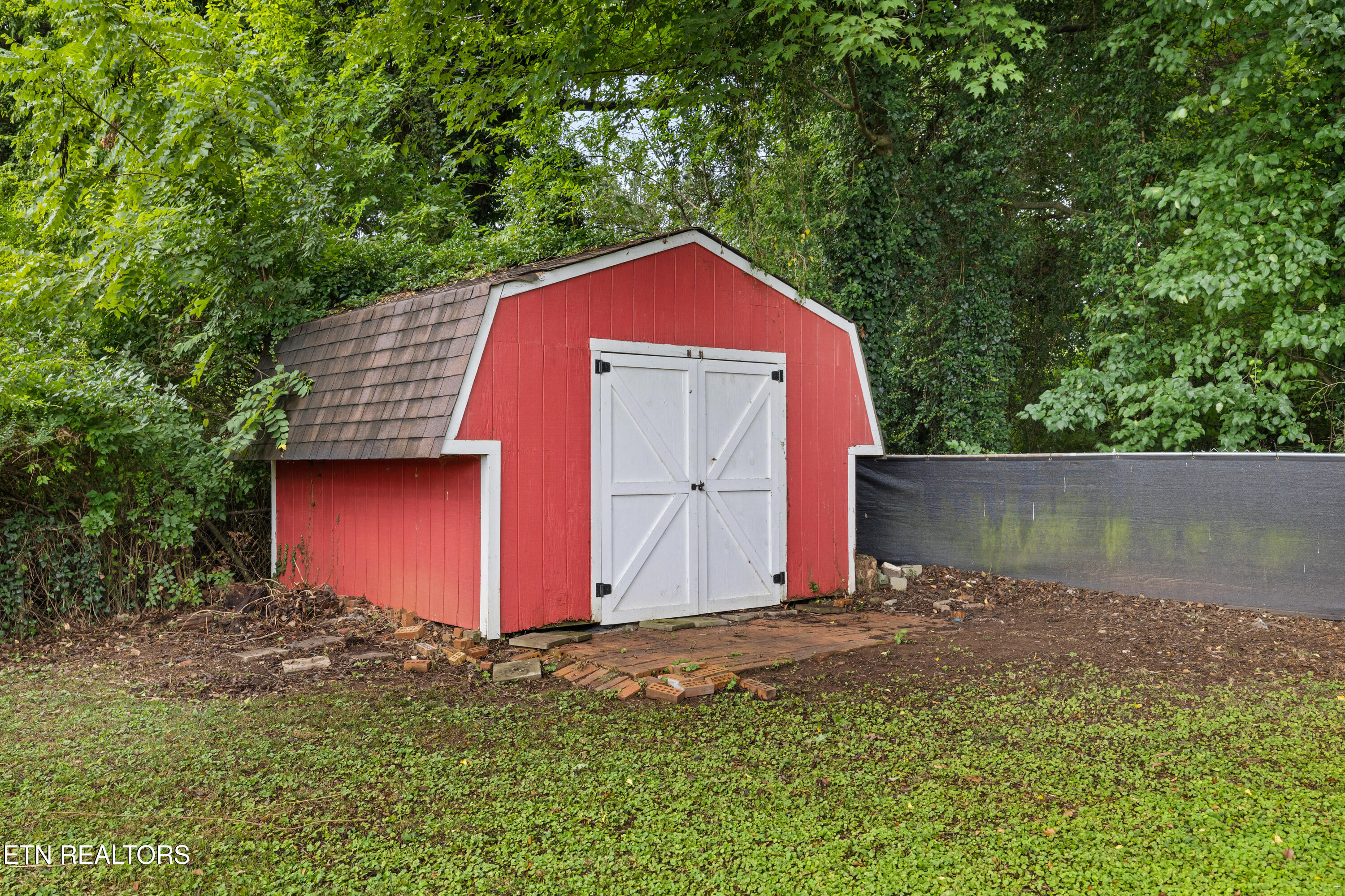 4117 Gaines Rd
