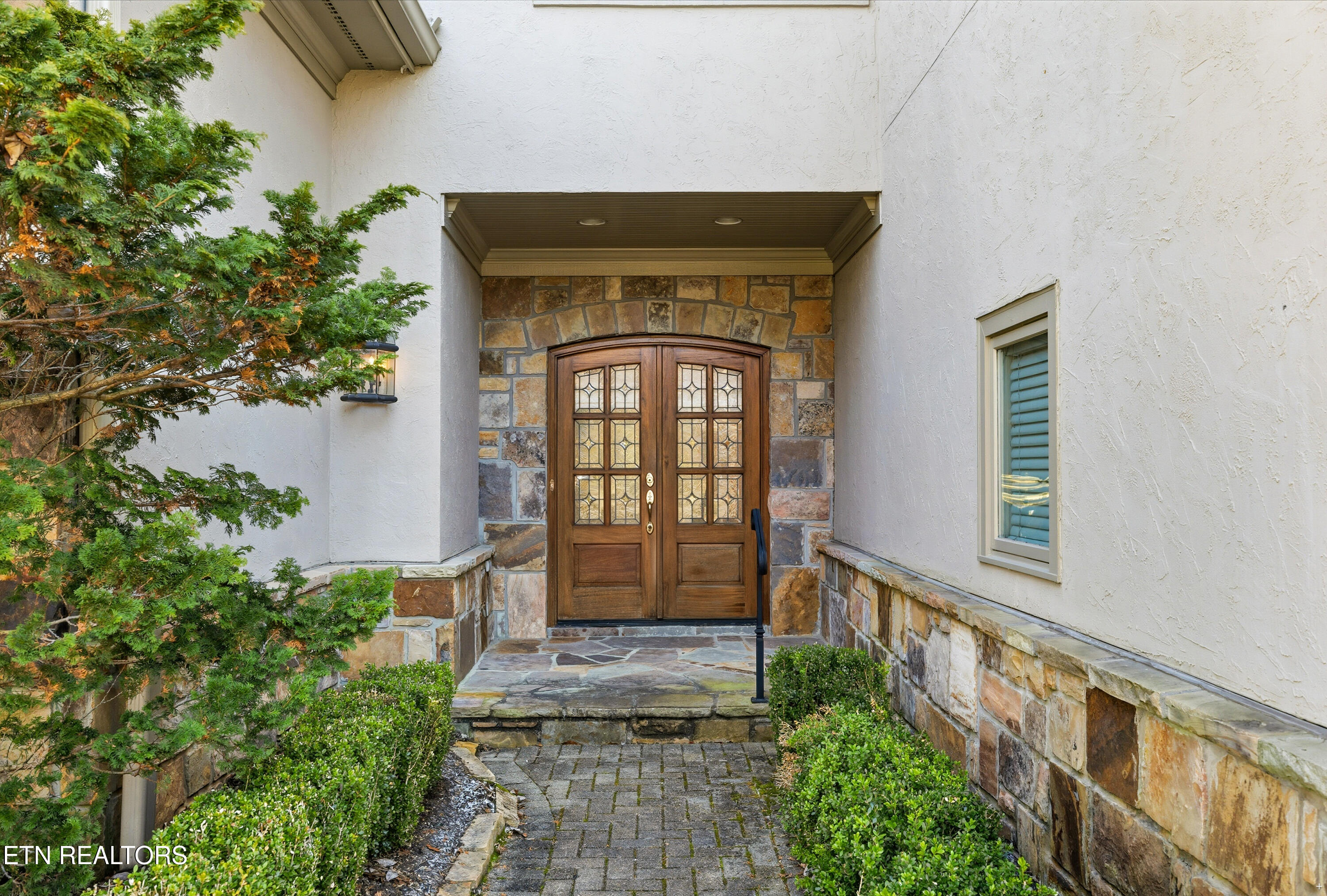 1062 Water Place Way