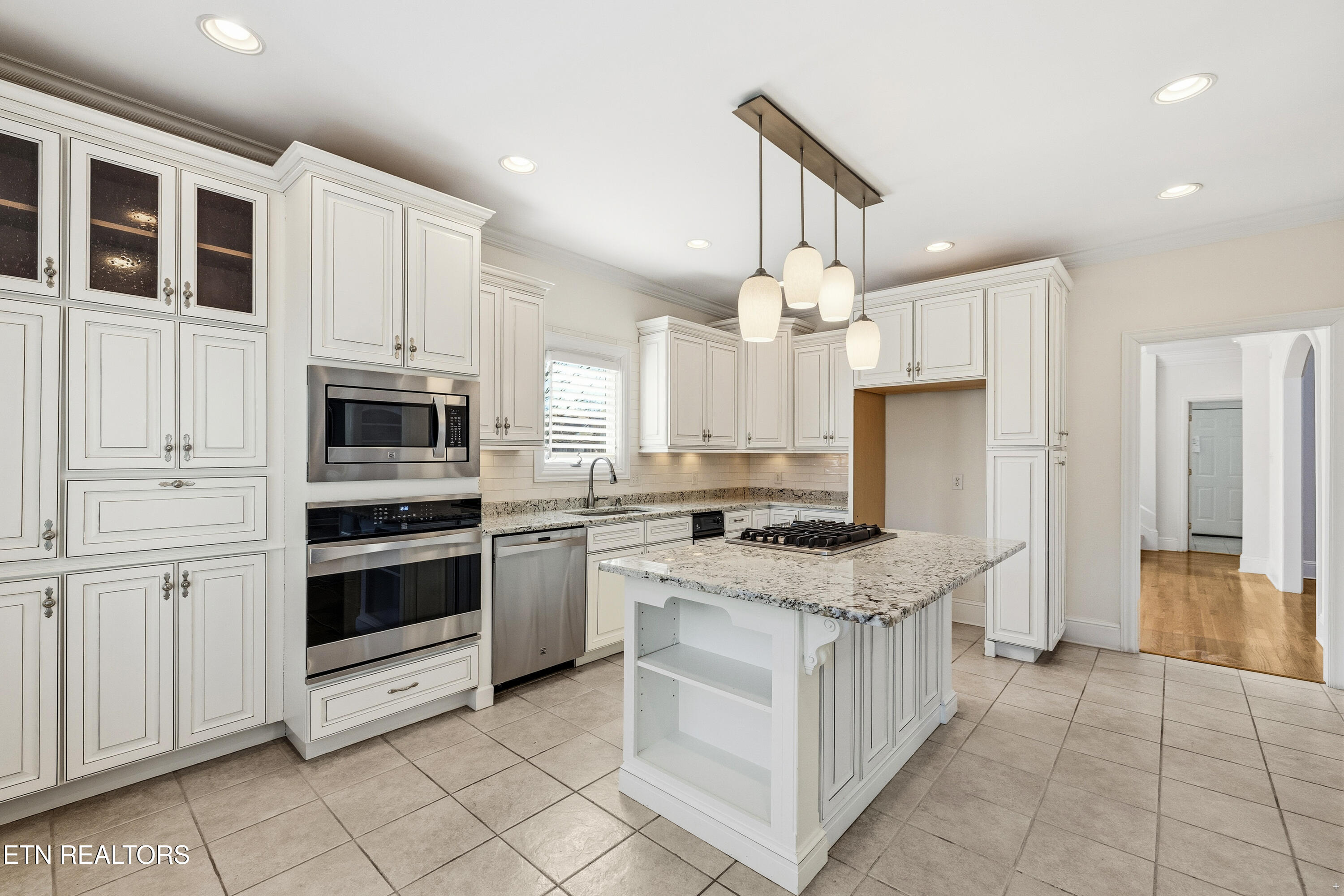 1062 Water Place Way