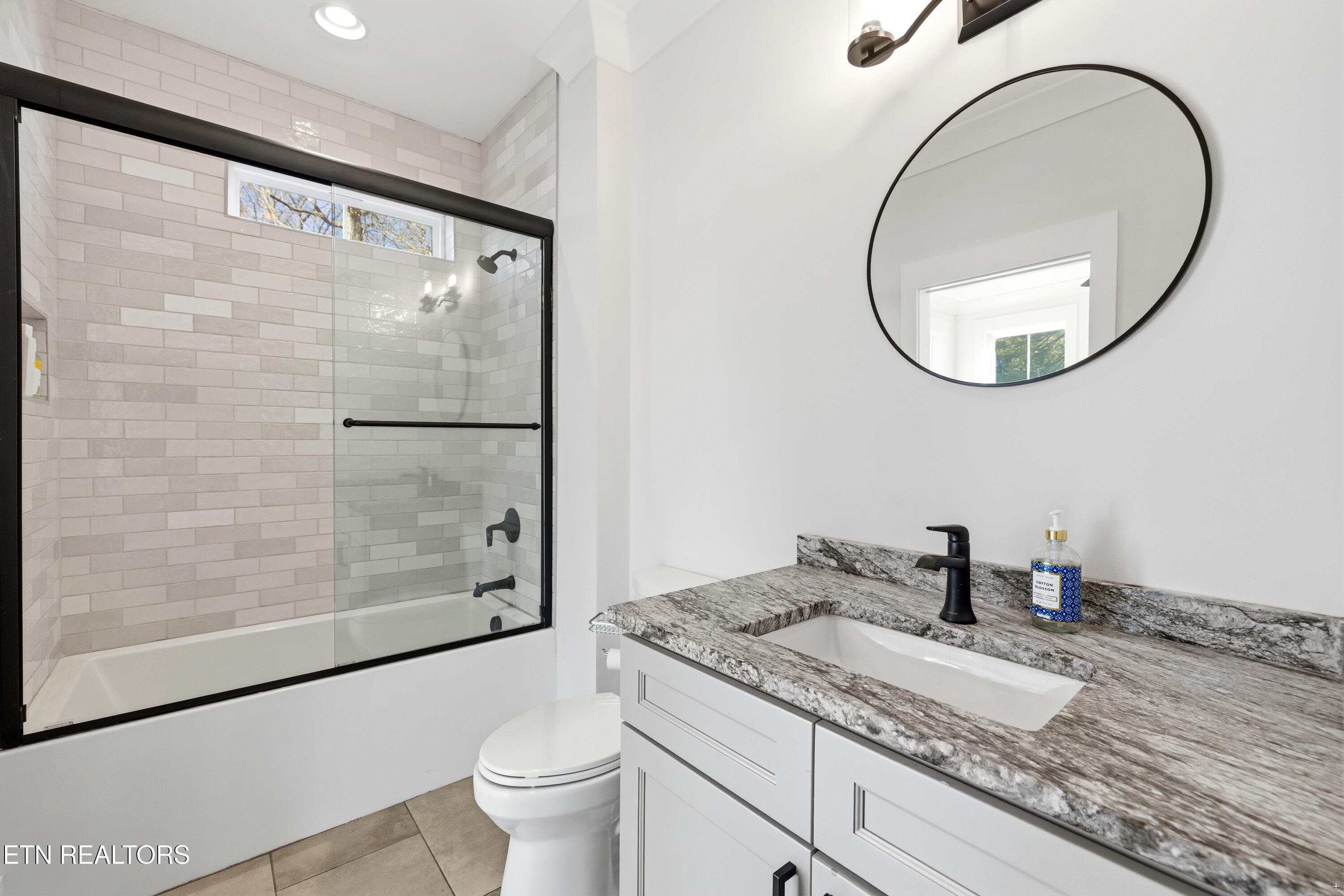 8418 S Northshore Drive