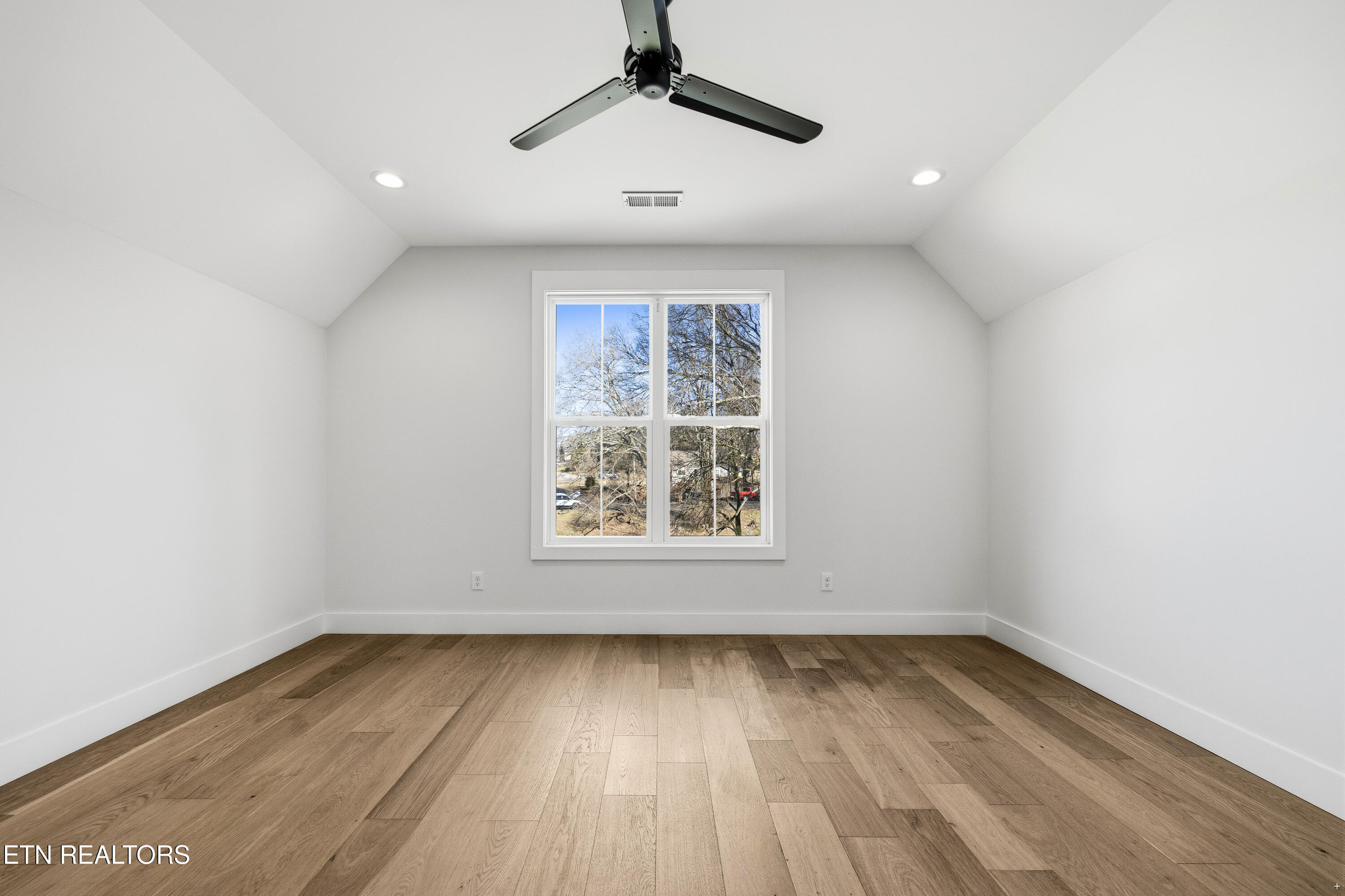 8418 S Northshore Drive