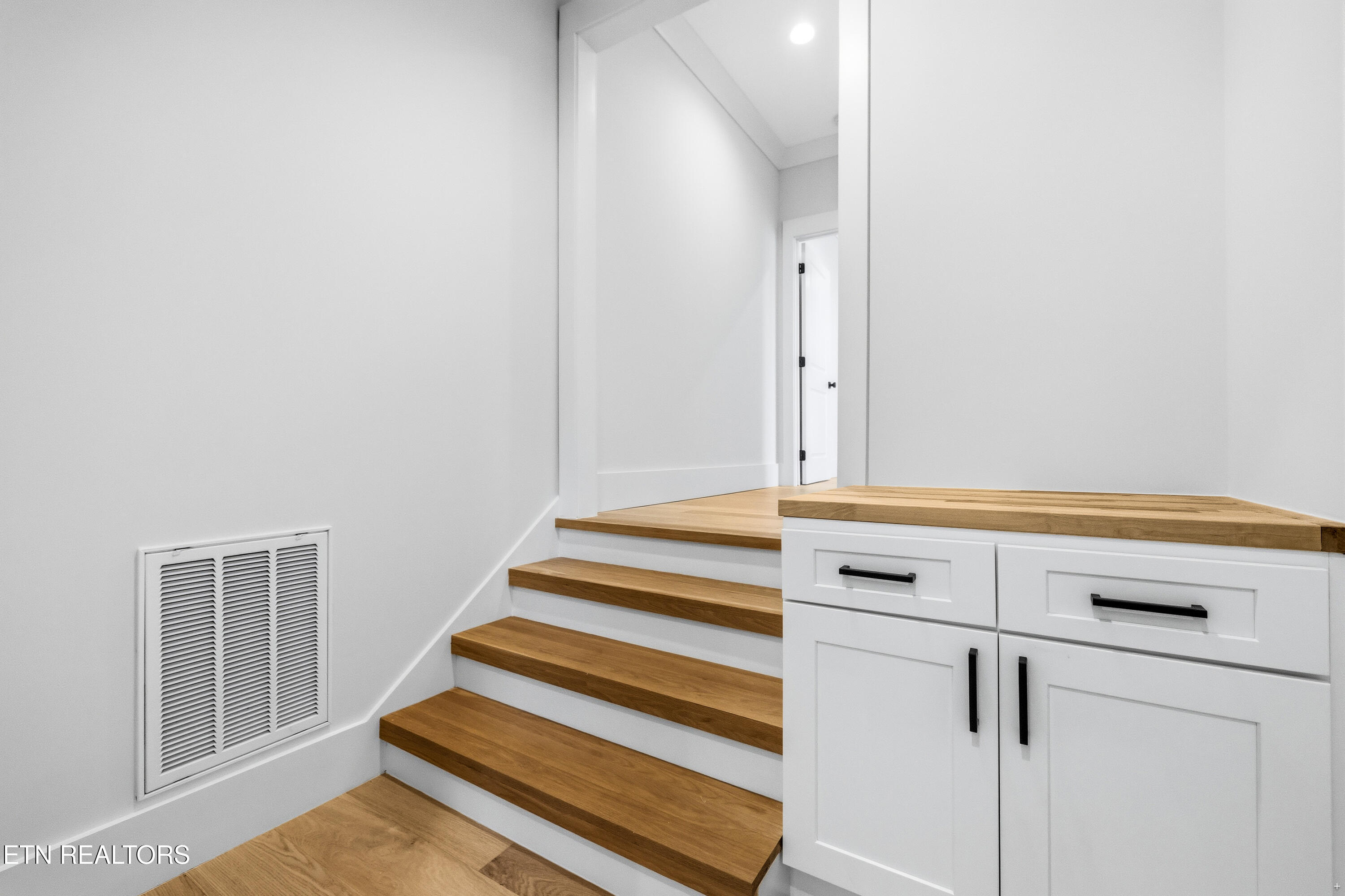 8418 S Northshore Drive