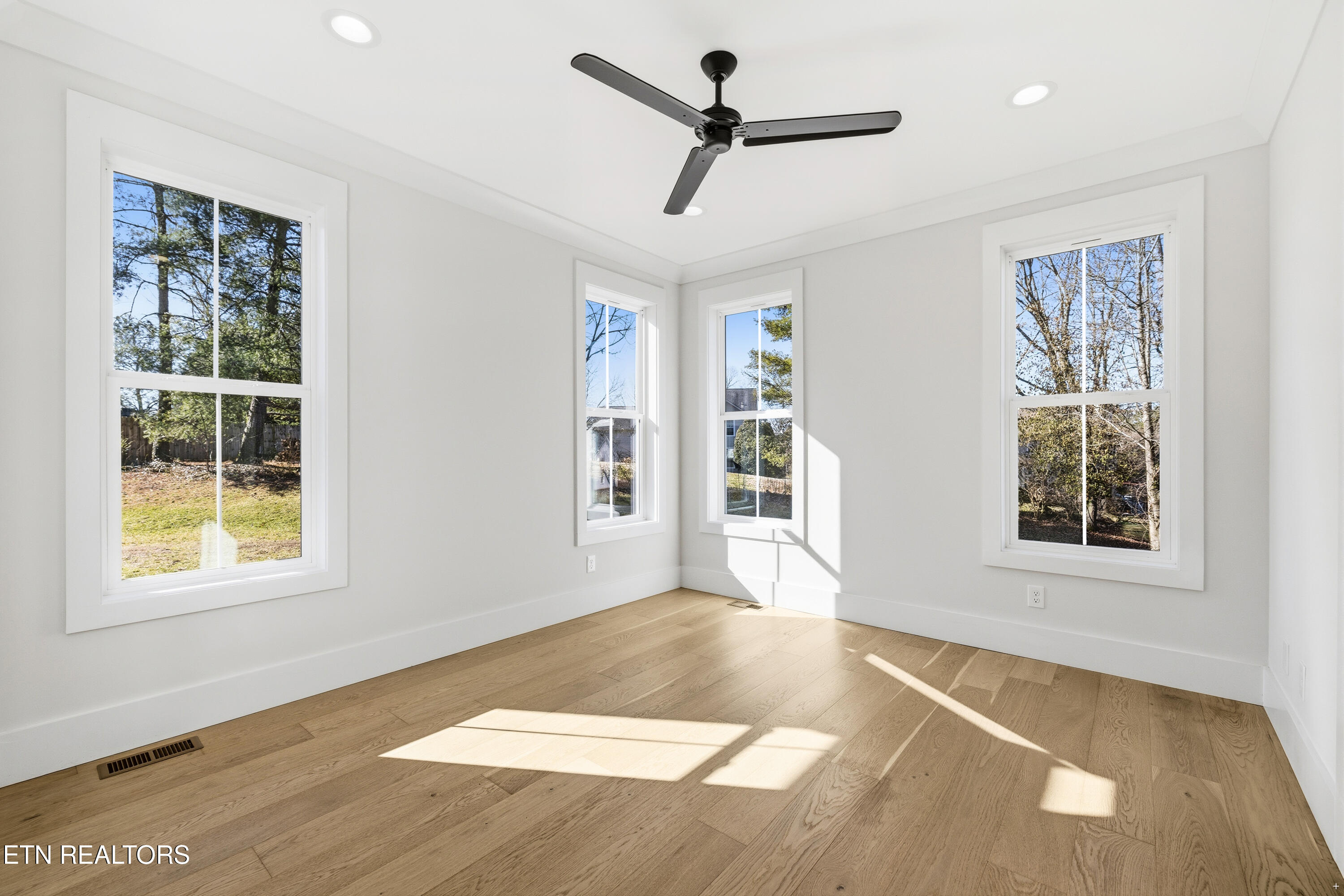 8418 S Northshore Drive