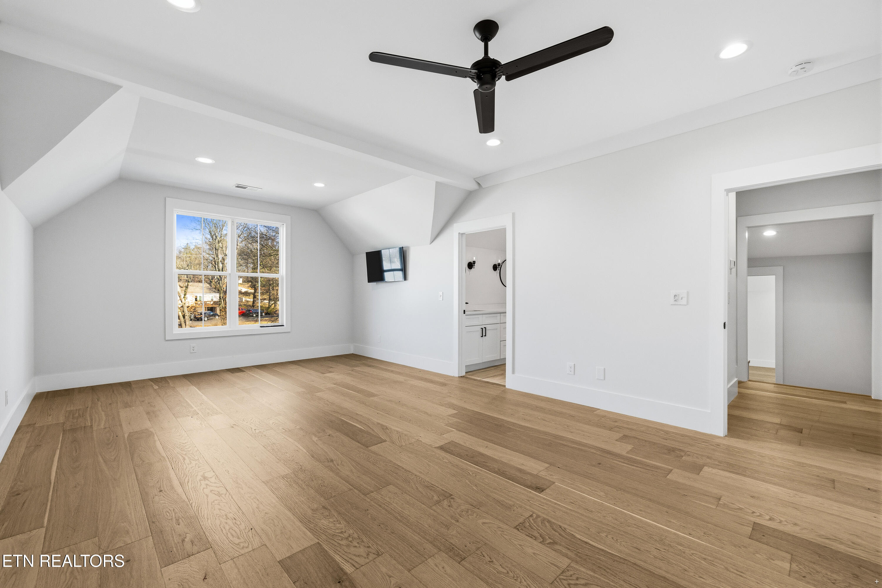 8418 S Northshore Drive