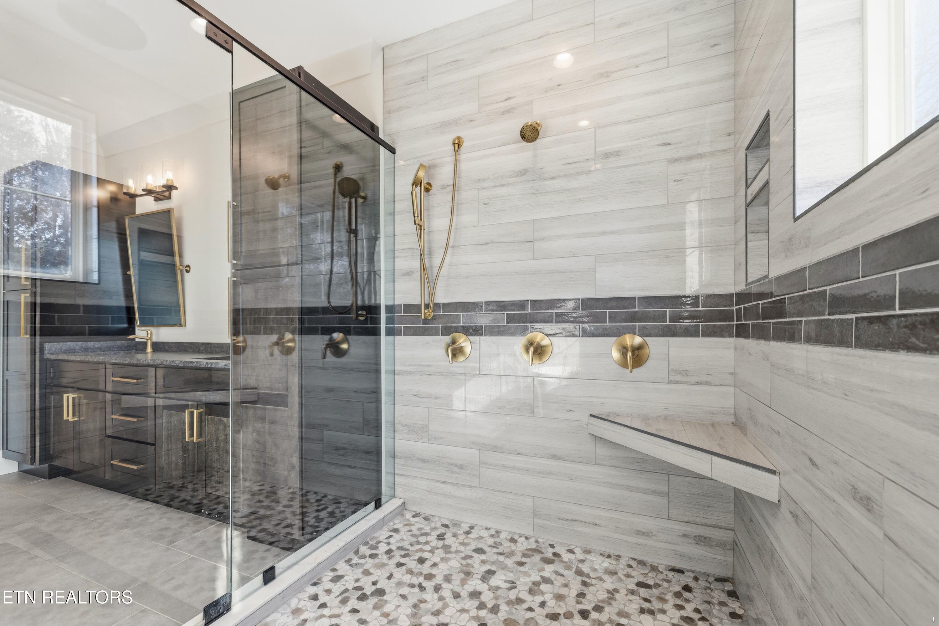 8418 S Northshore Drive