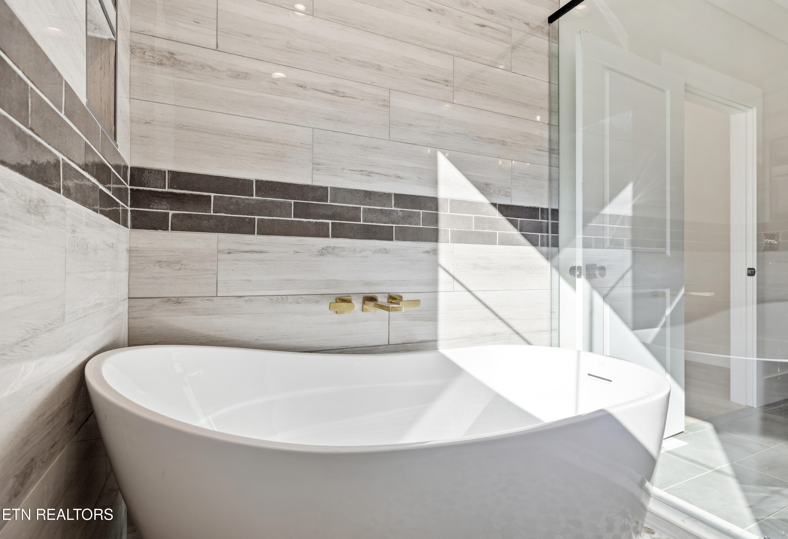 8418 S Northshore Drive