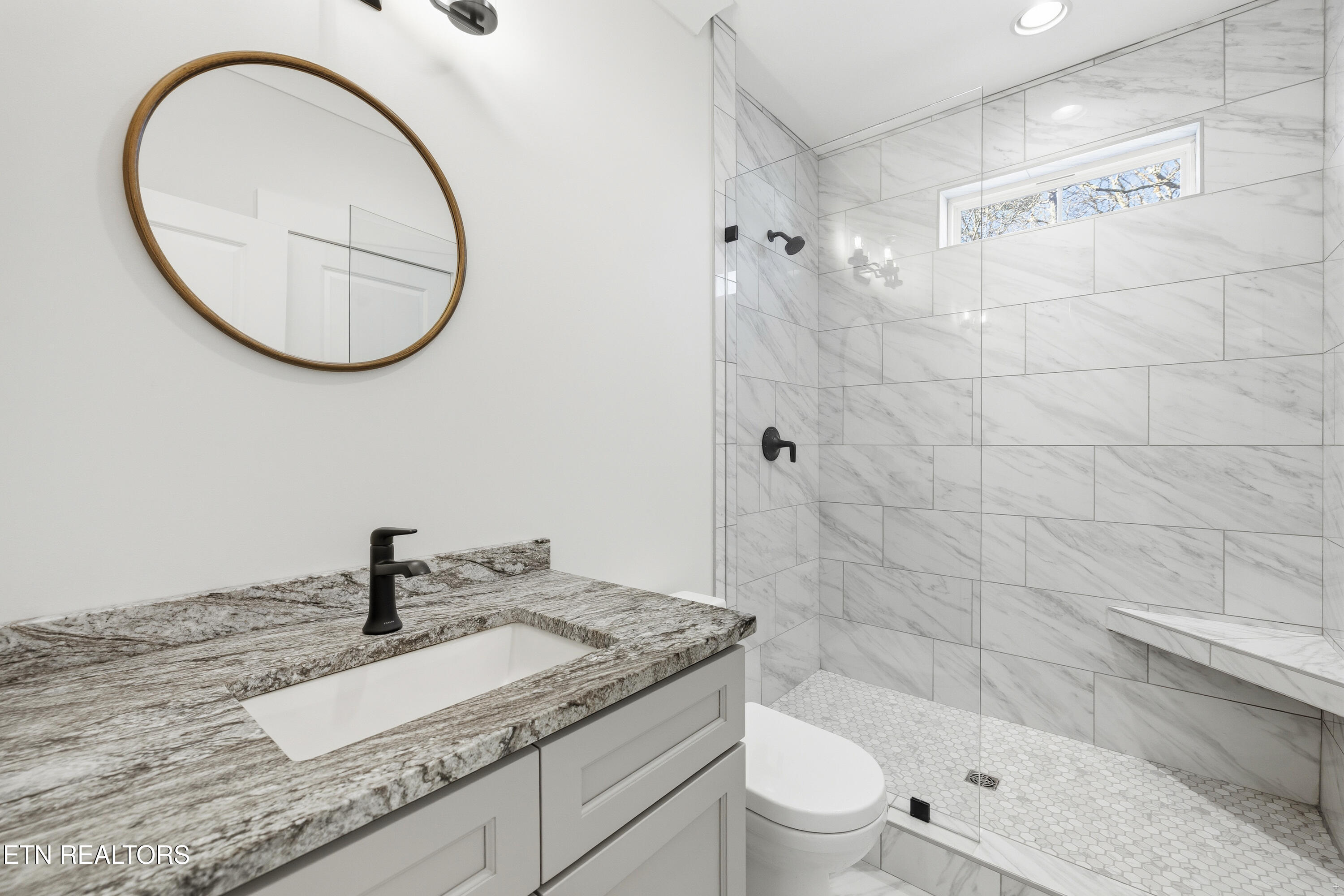 8418 S Northshore Drive