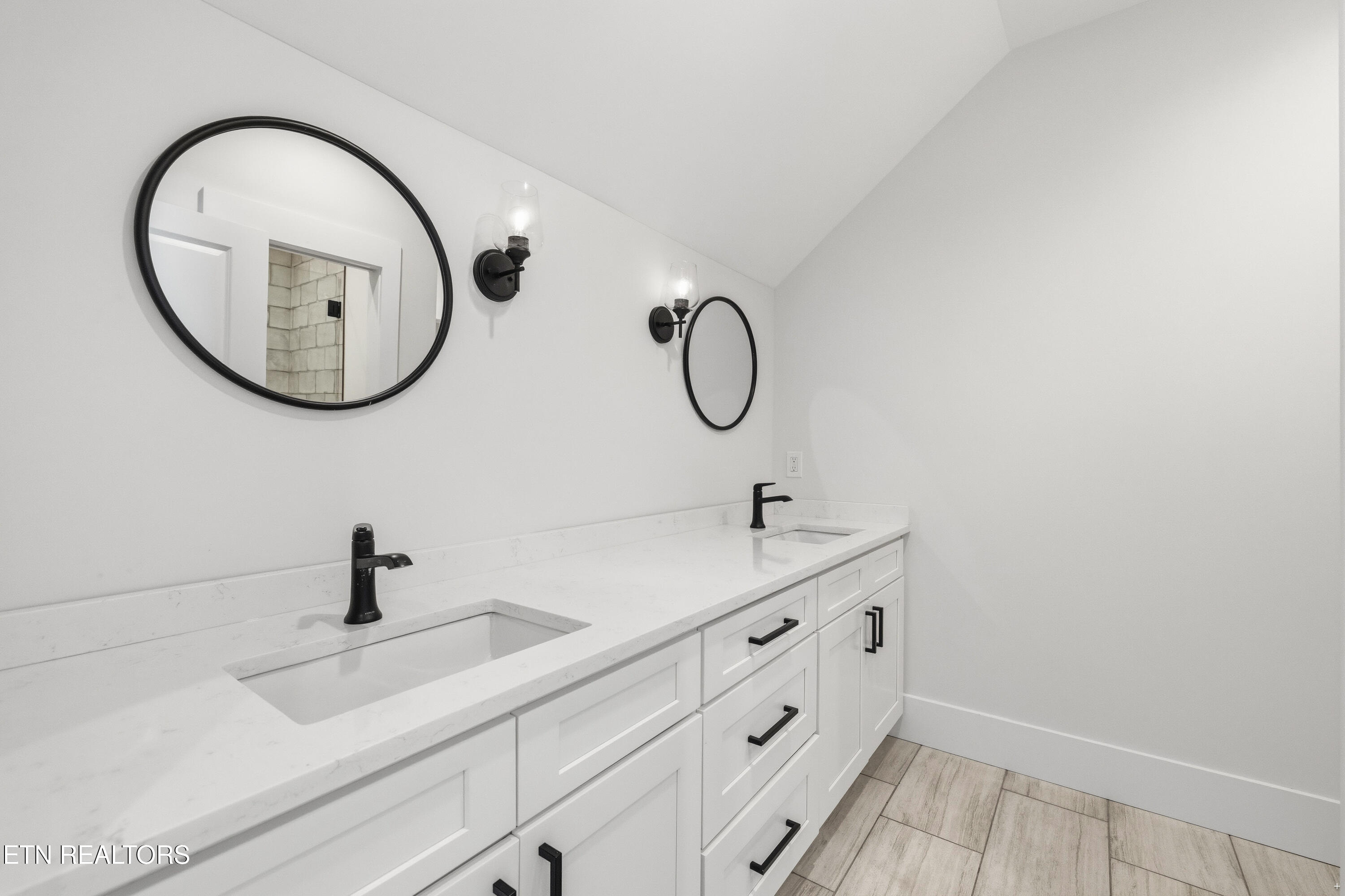 8418 S Northshore Drive