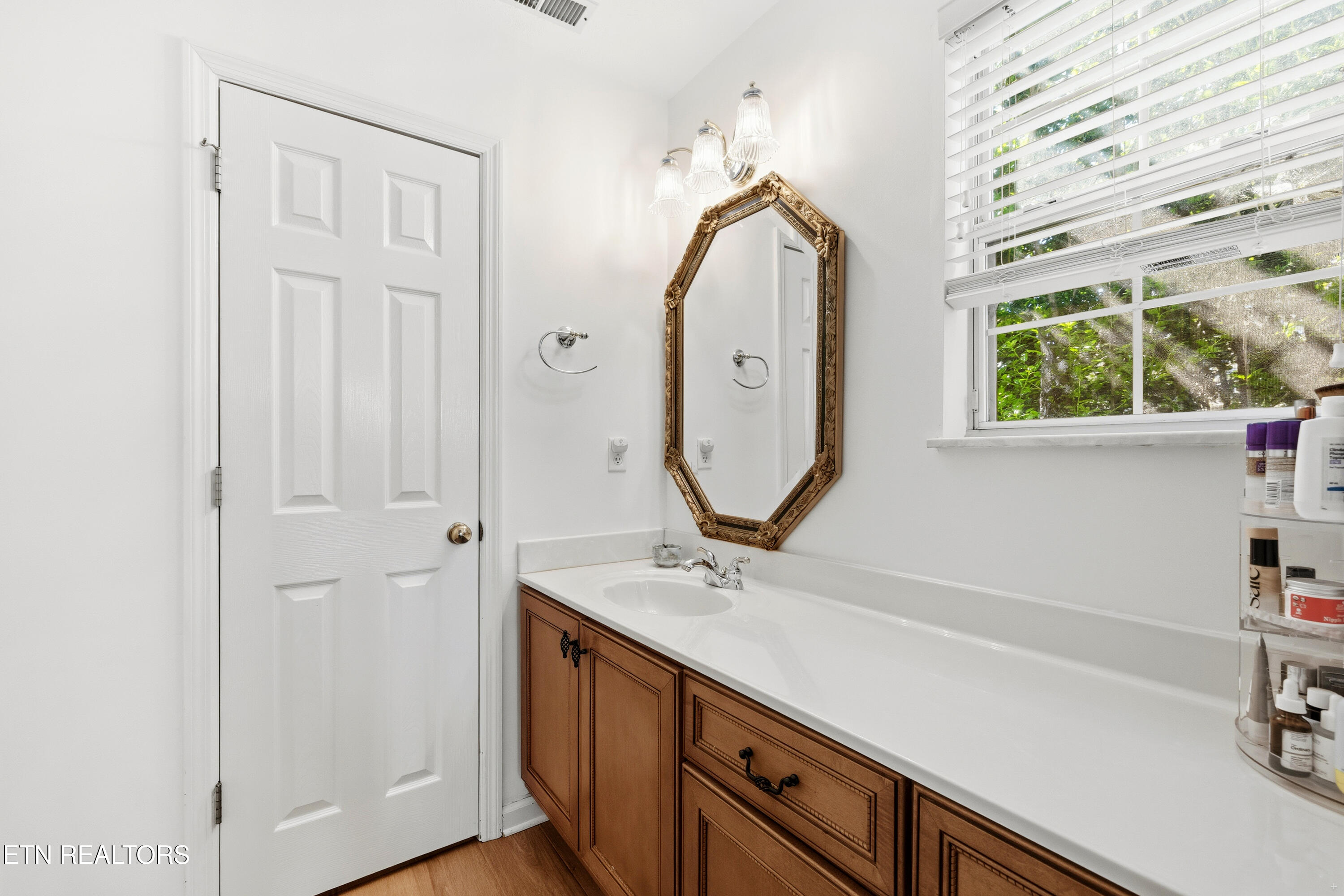 7714 Washington Pike