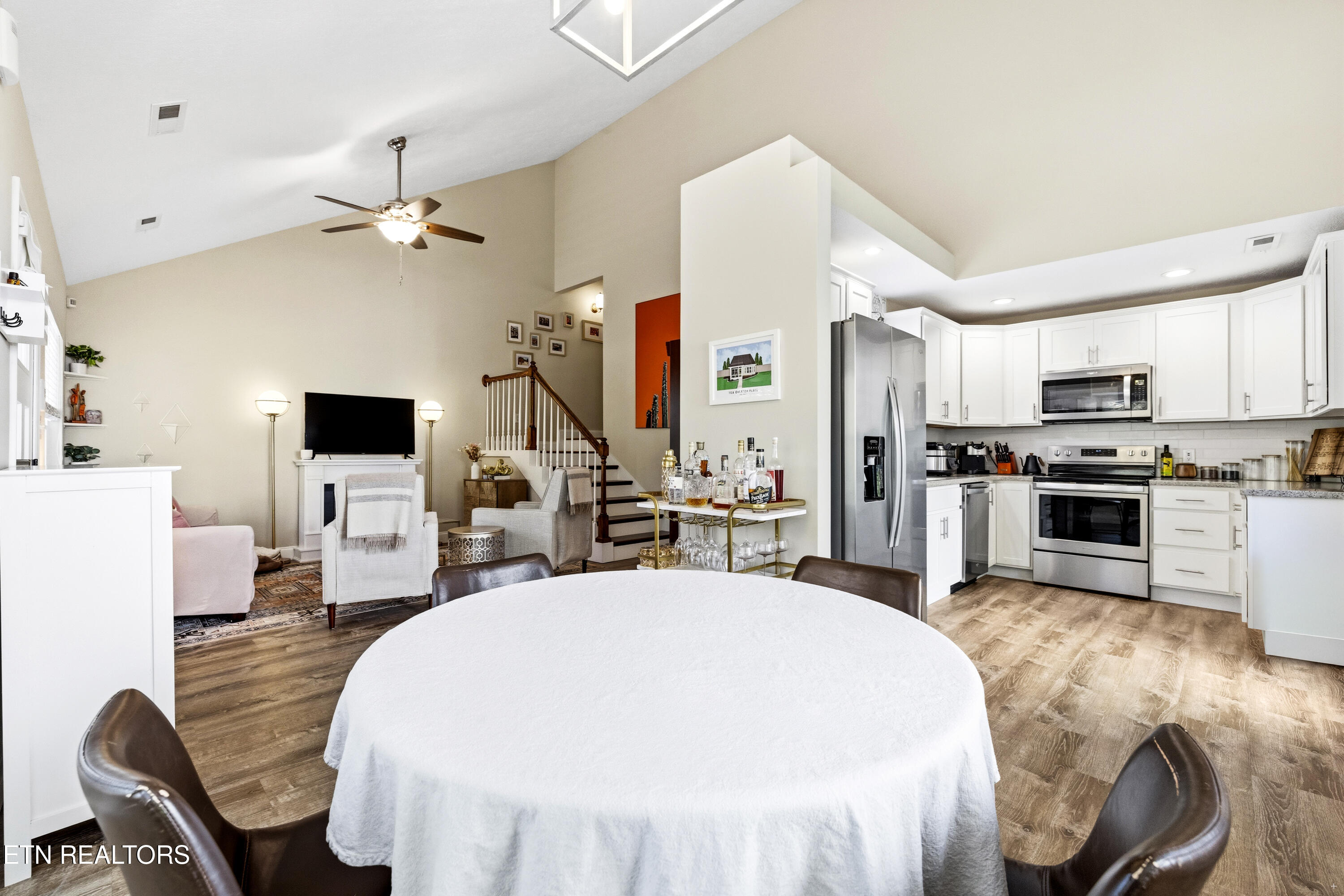 1126 Overton Place
