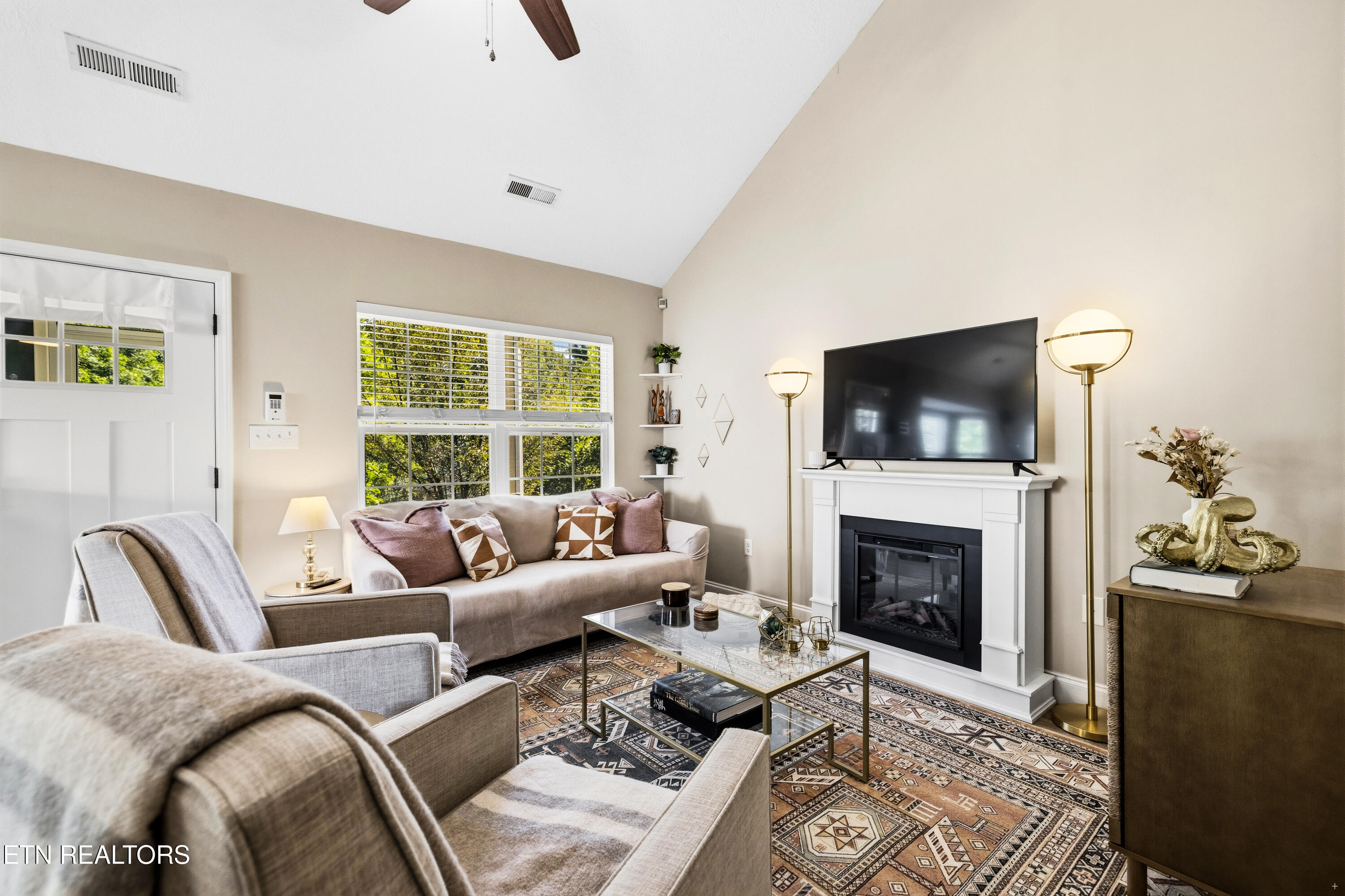 1126 Overton Place
