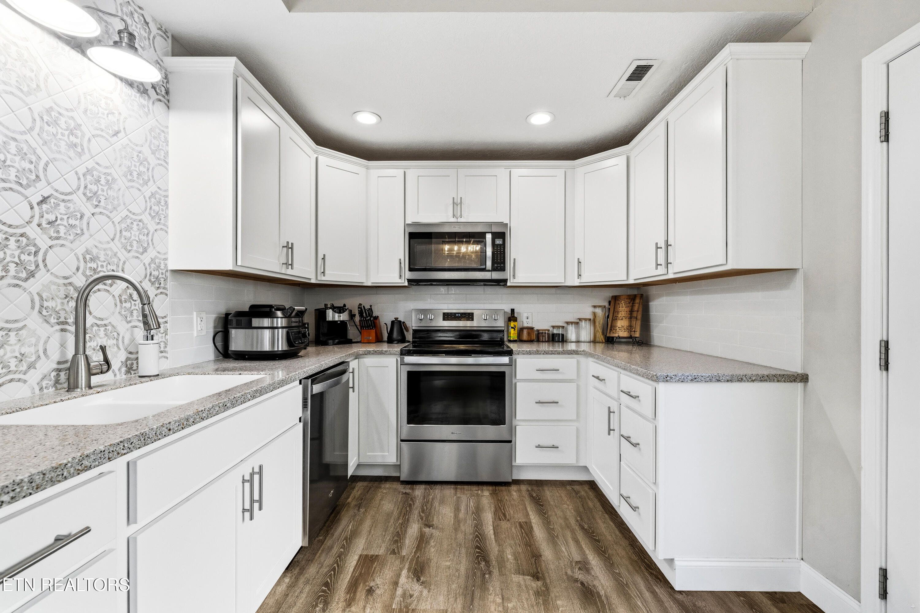 1126 Overton Place