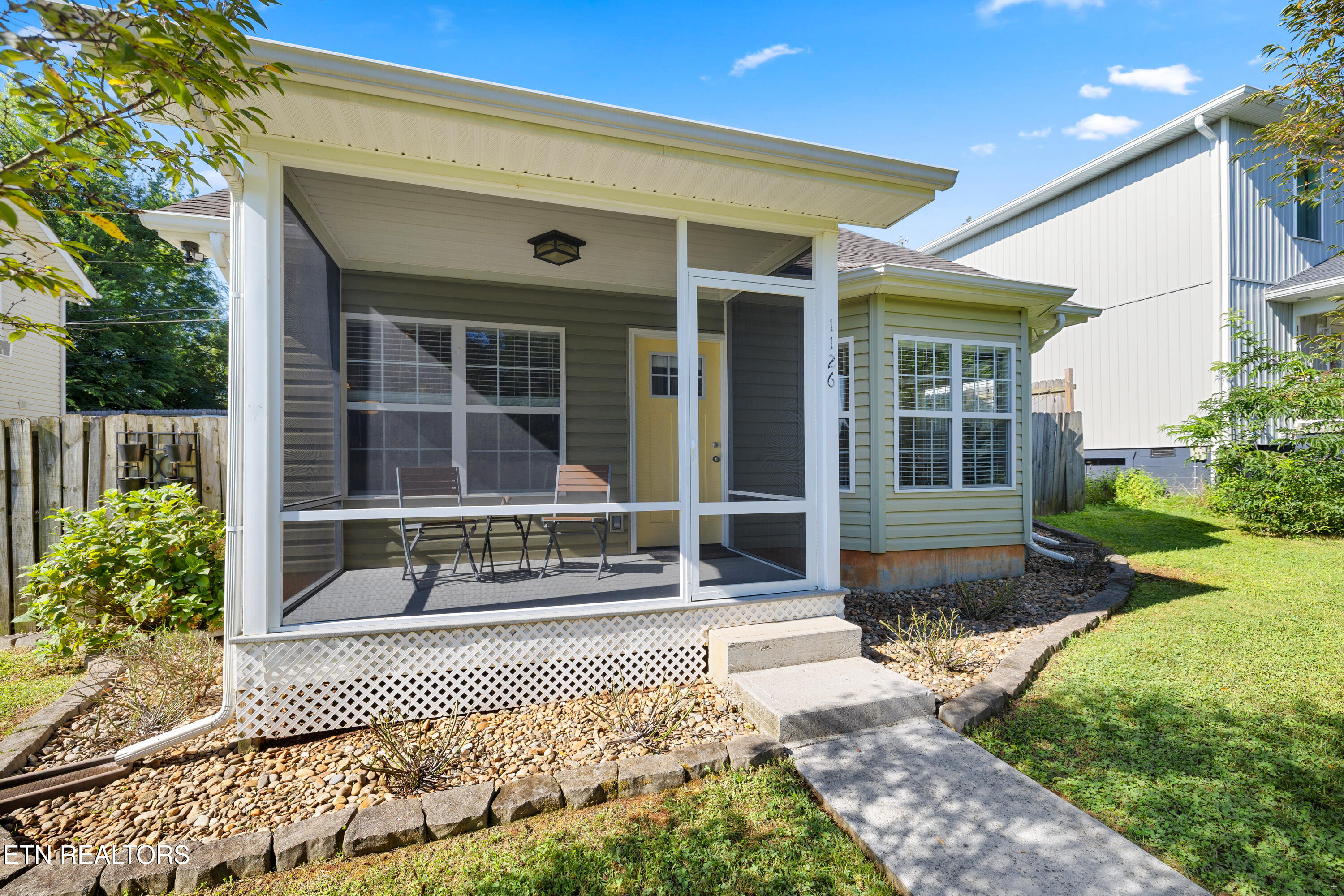 1126 Overton Place
